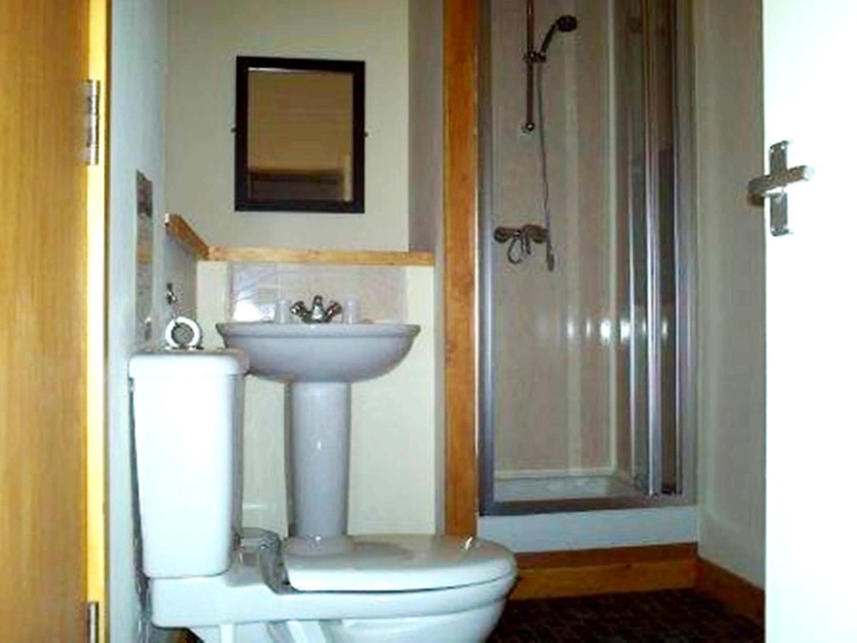 Bathroom in OYO The Bentleys Hotel