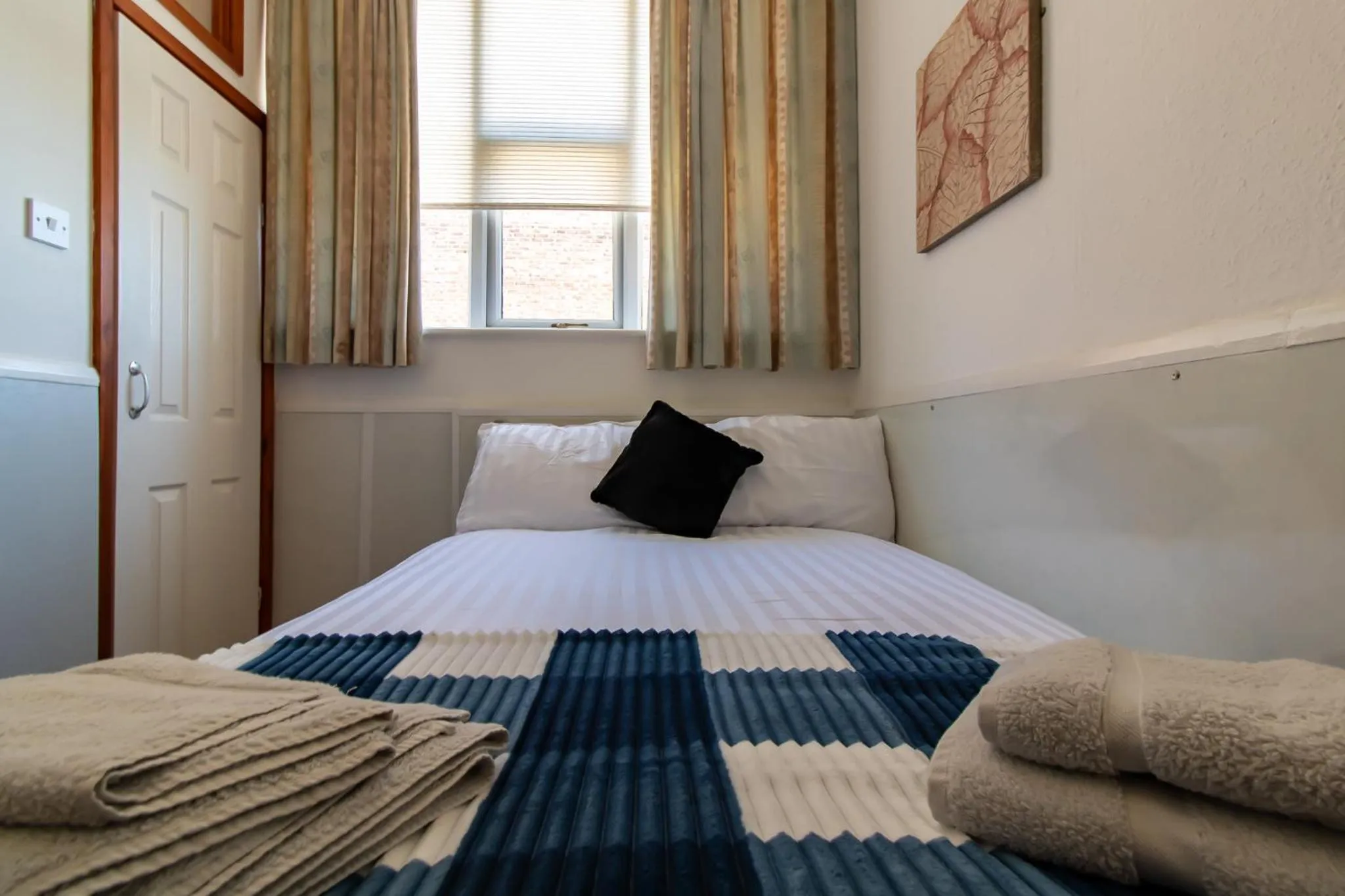 Bedroom, Bed in OYO The Bentleys Hotel