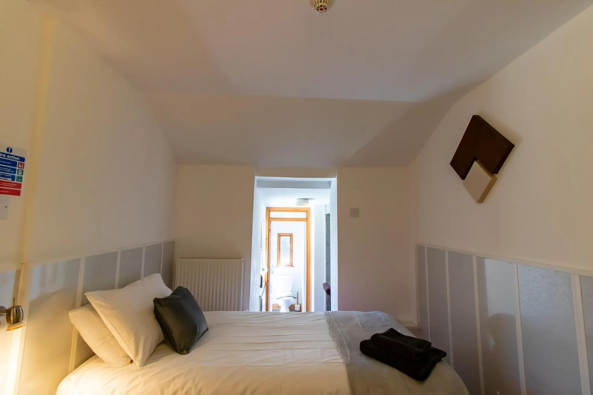 Bedroom, Bed in OYO The Bentleys Hotel