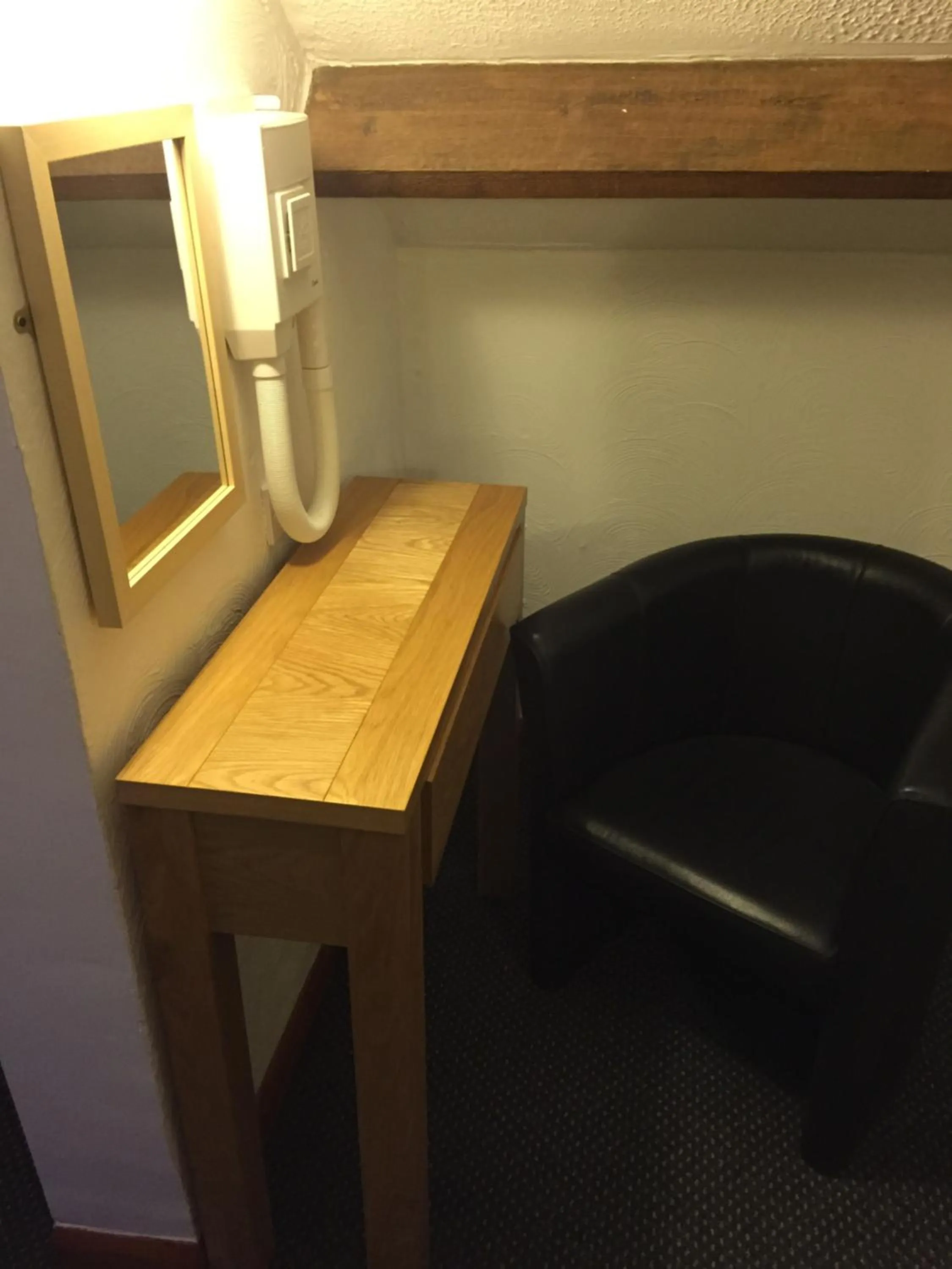 Seating area in OYO The Bentleys Hotel