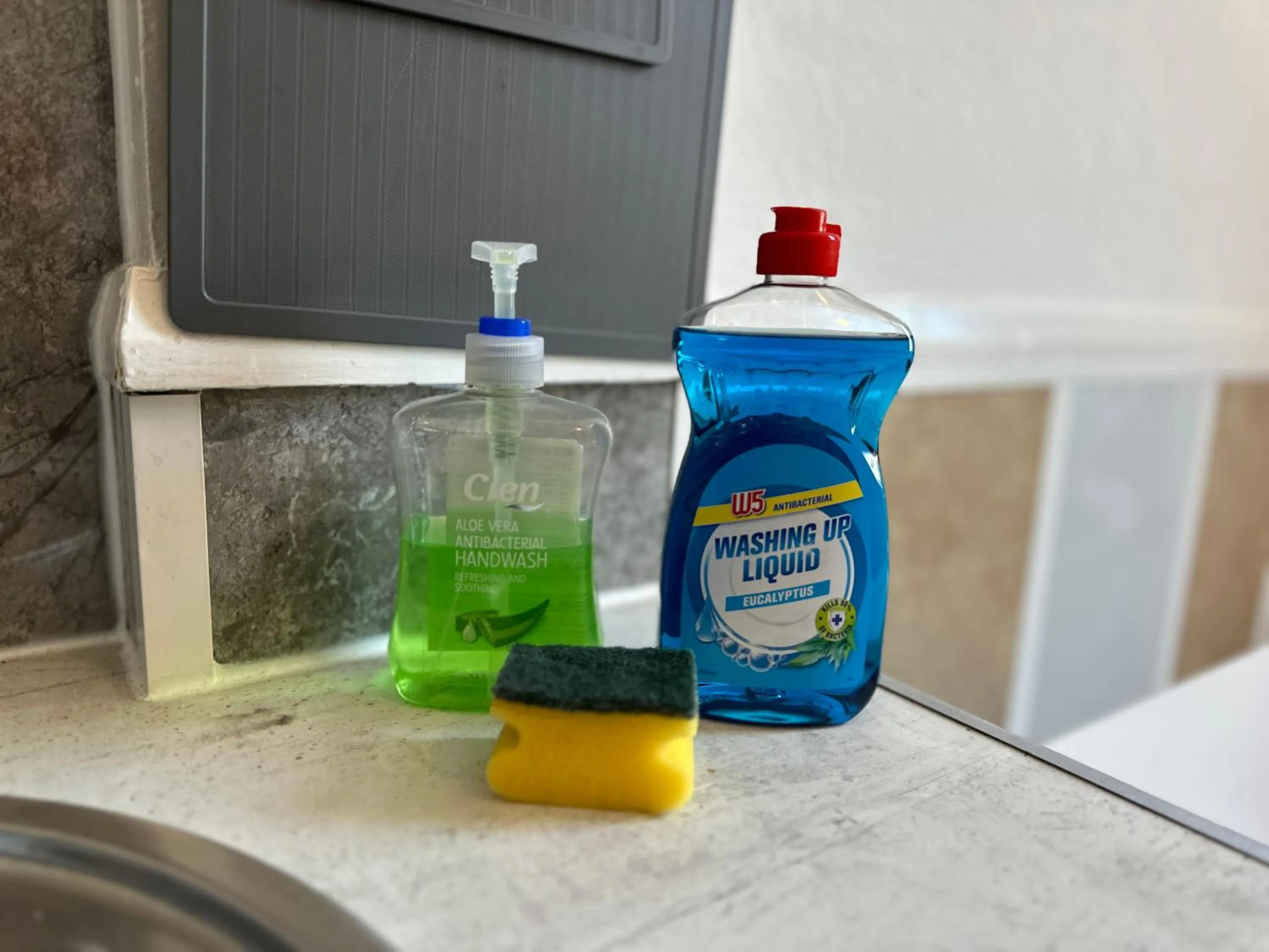 Bathroom in OYO The Bentleys Hotel