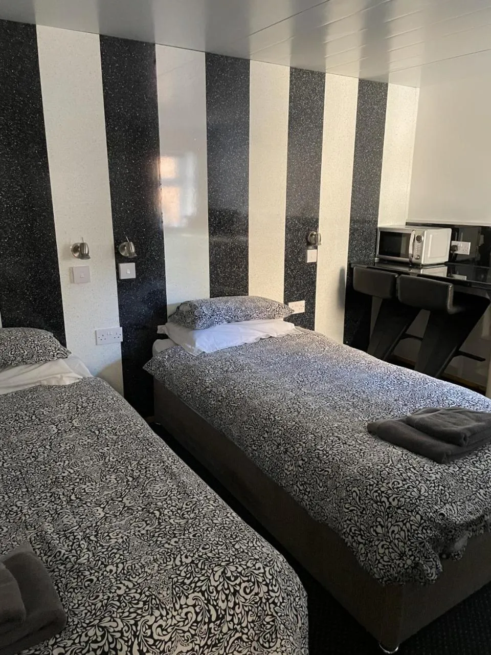 Bedroom, Bed in OYO The Bentleys Hotel