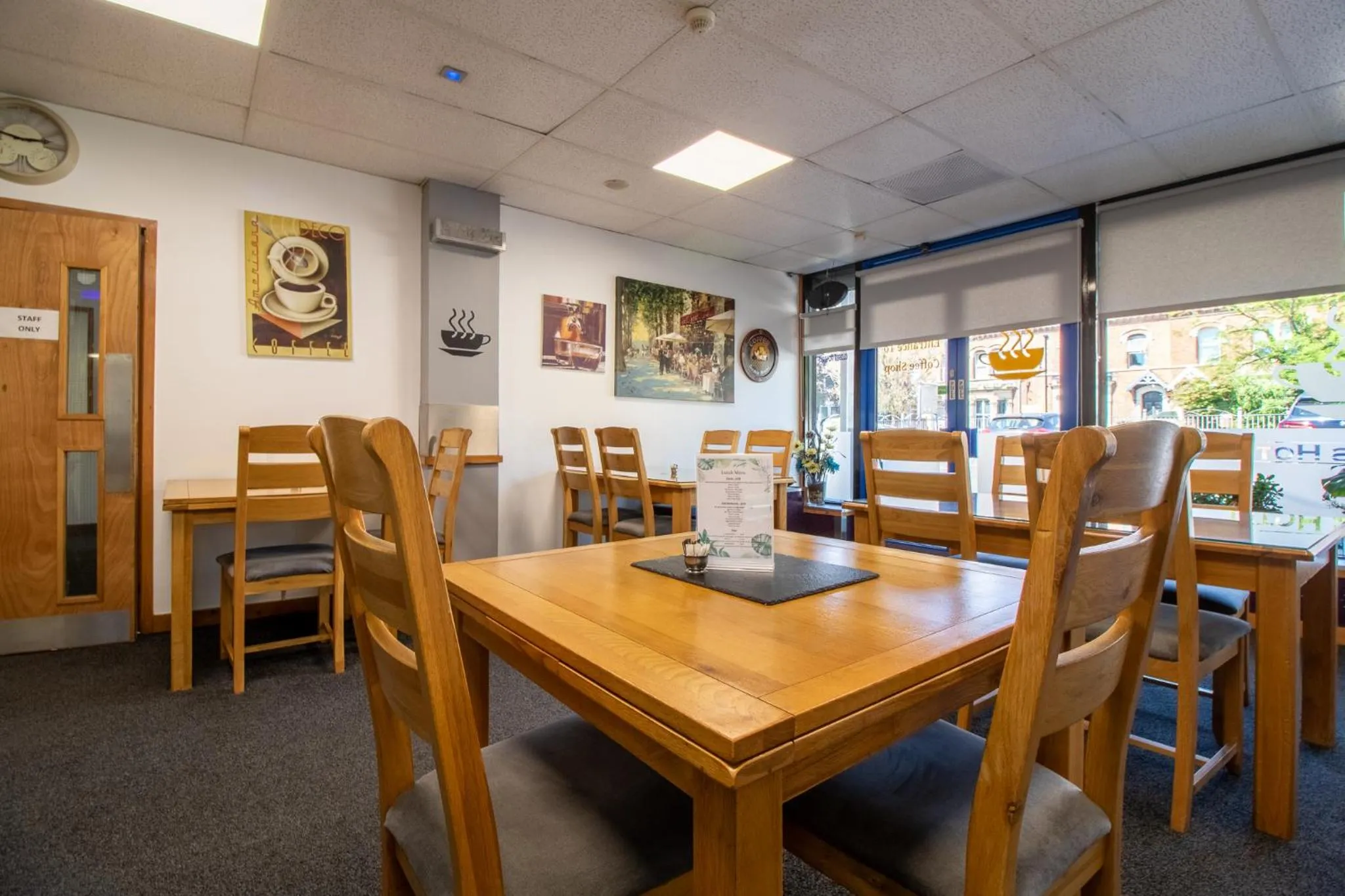 Restaurant/places to eat in OYO The Bentleys Hotel