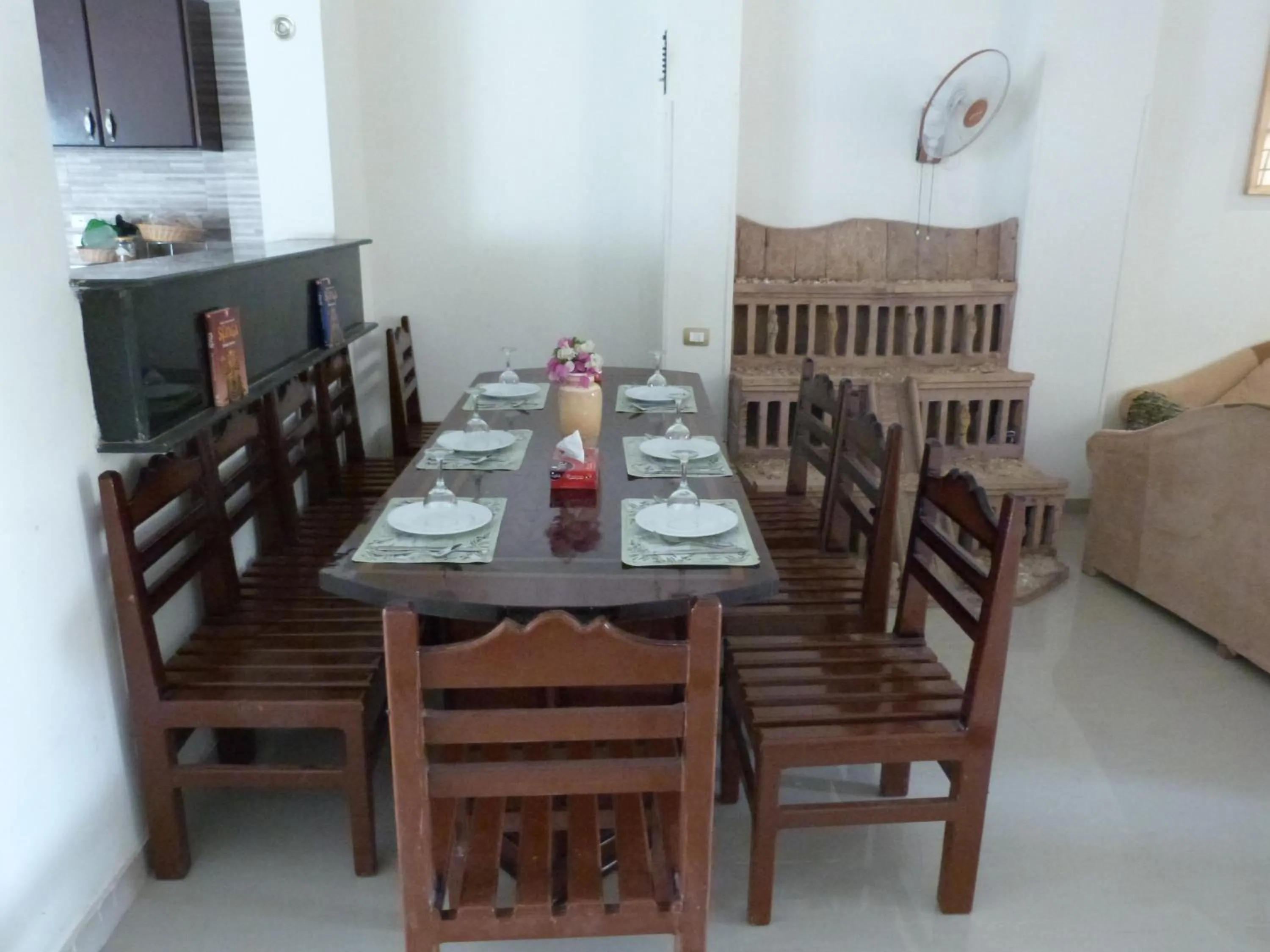 Restaurant/places to eat in Gold Ibis Hotel