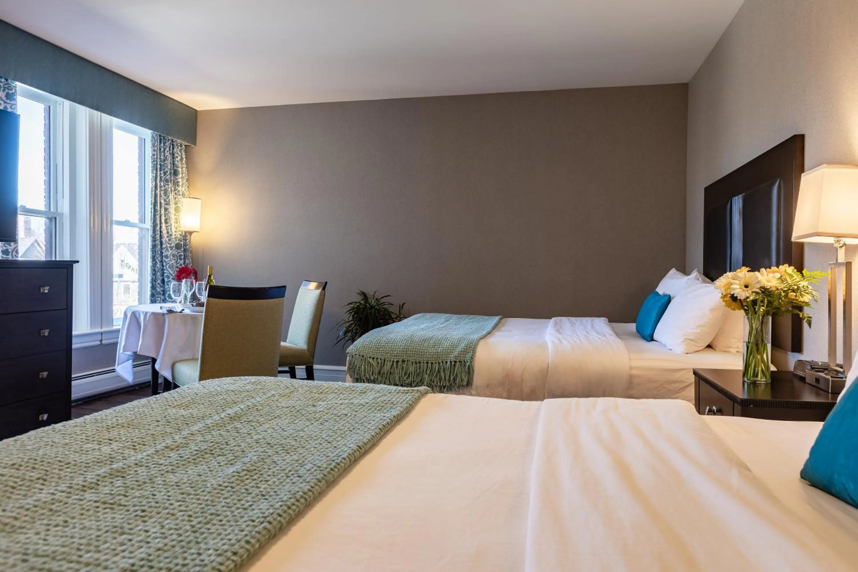 Bedroom, Bed in The Centennial Hotel