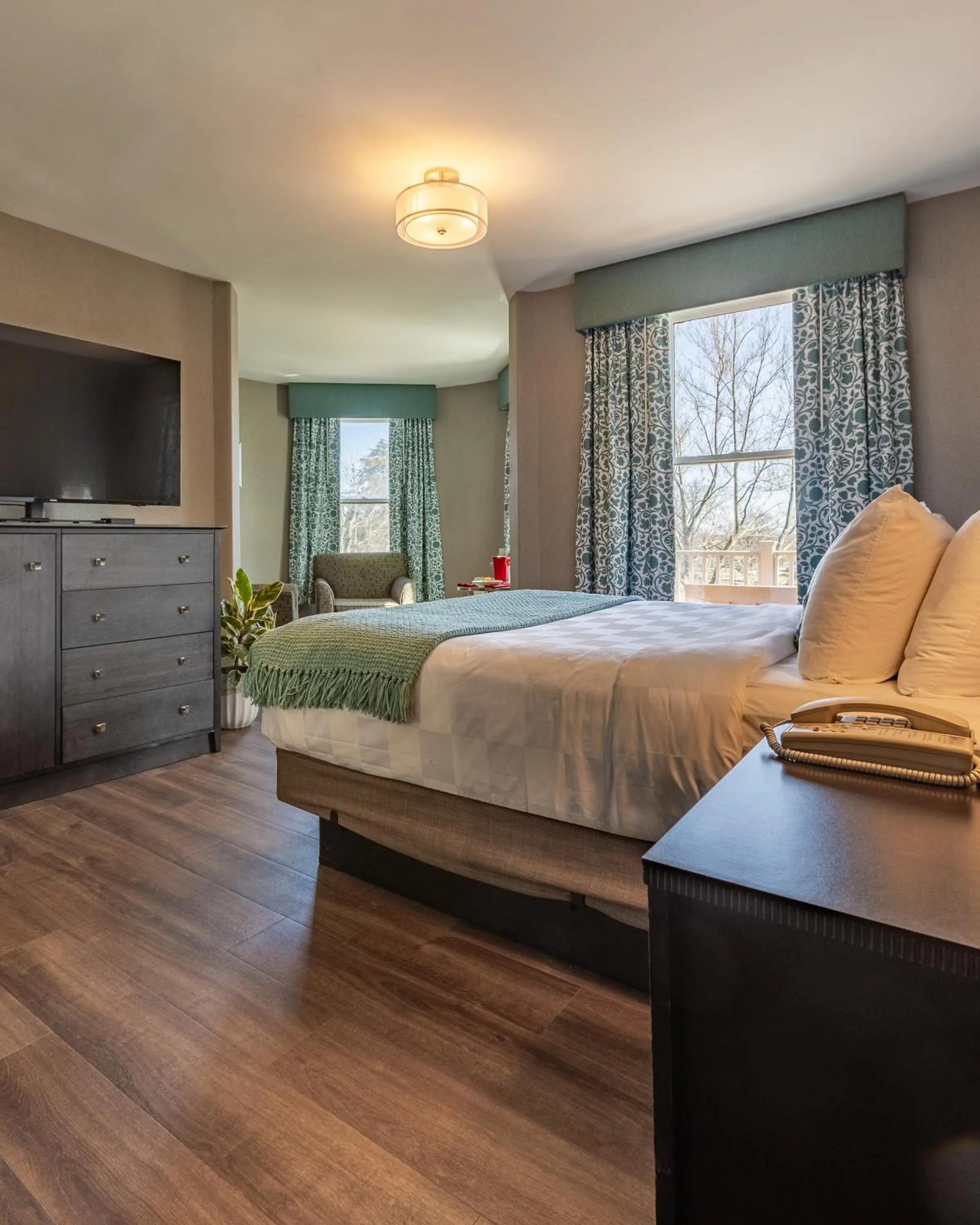 Bedroom, Bed in The Centennial Hotel