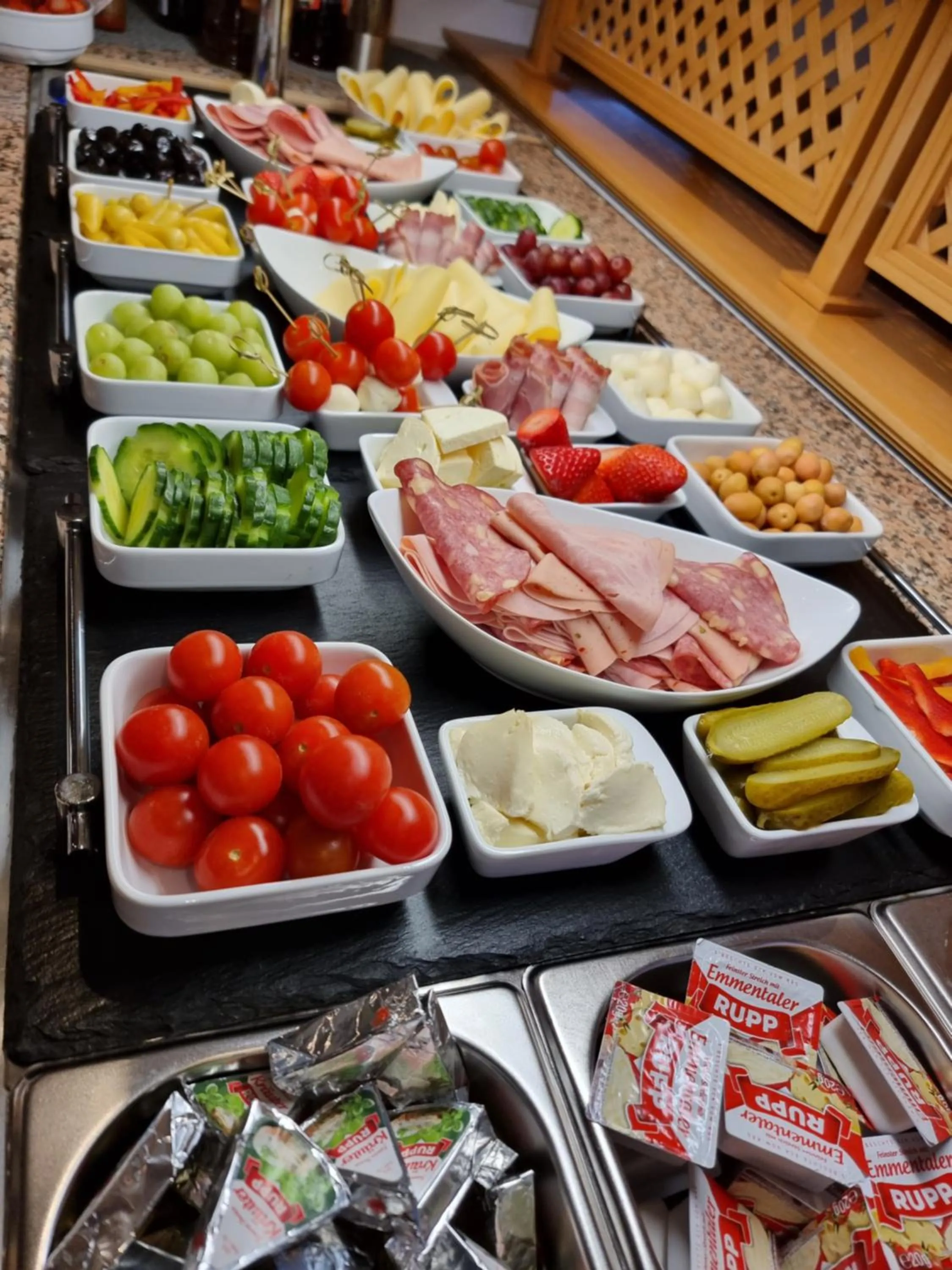 Buffet breakfast in Haiminger Hof