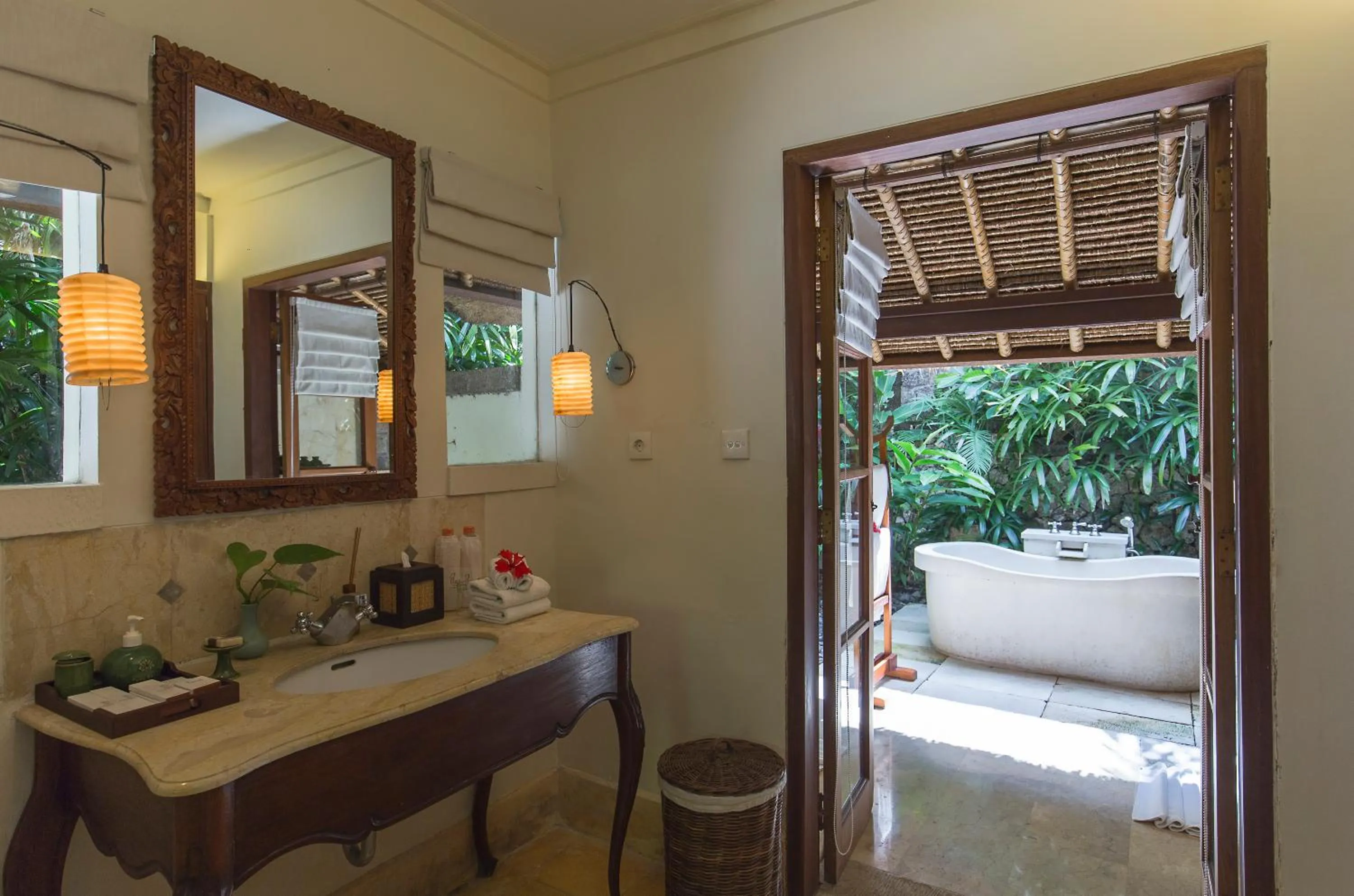 Public Bath in Villa Canggu by Plataran