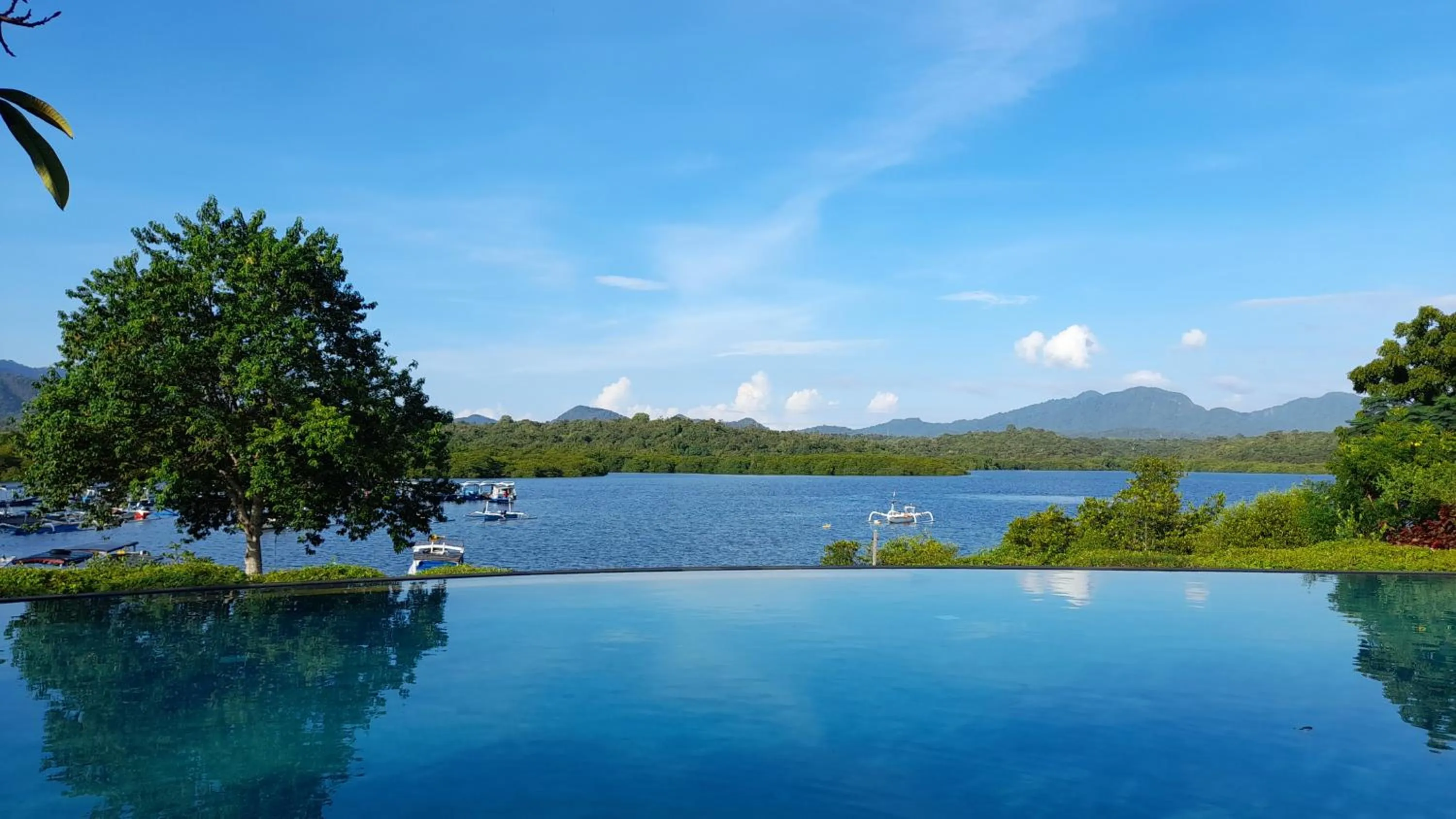 Swimming pool in Naya Gawana Resort & Spa