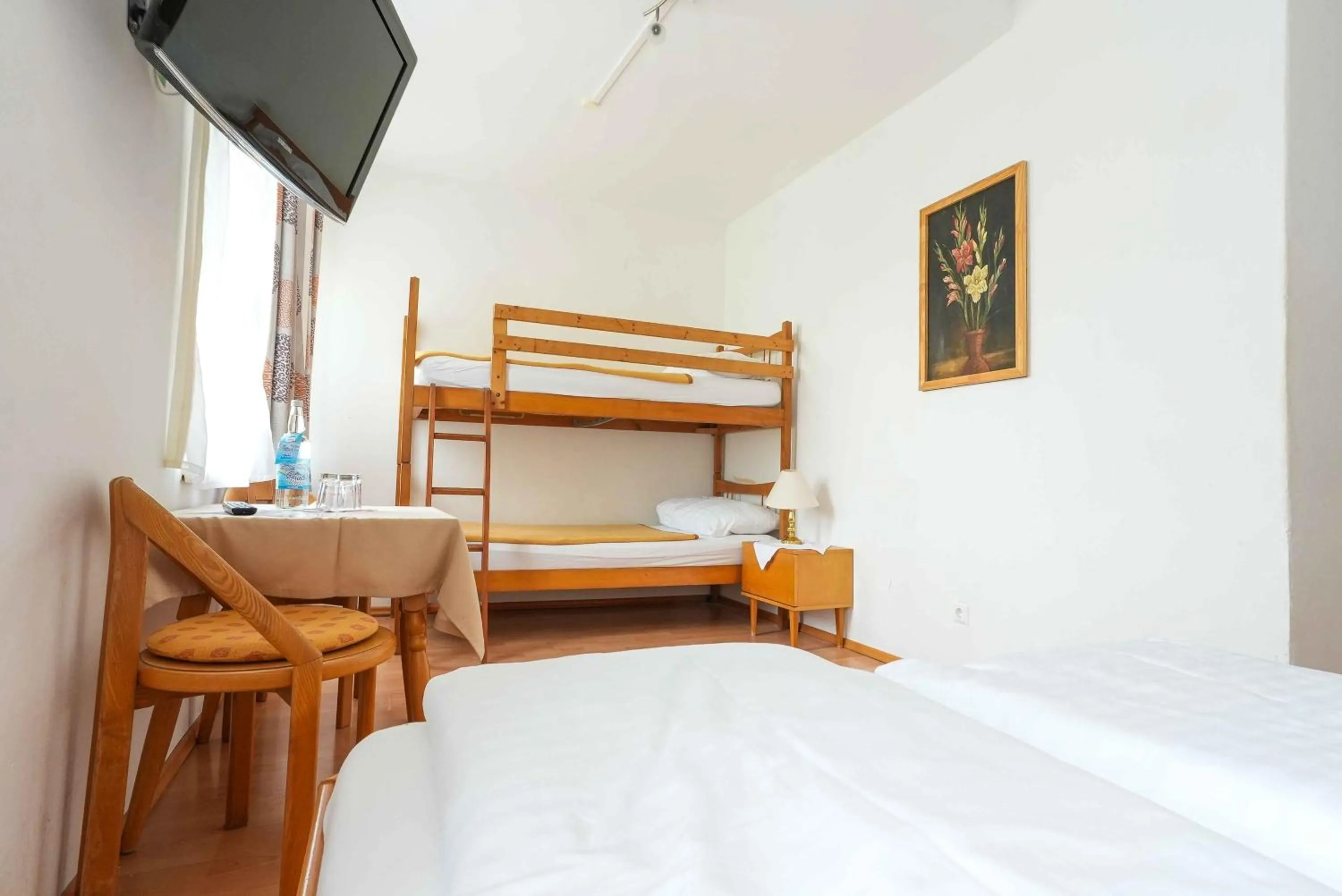 Bedroom in Strandhotel Pichler