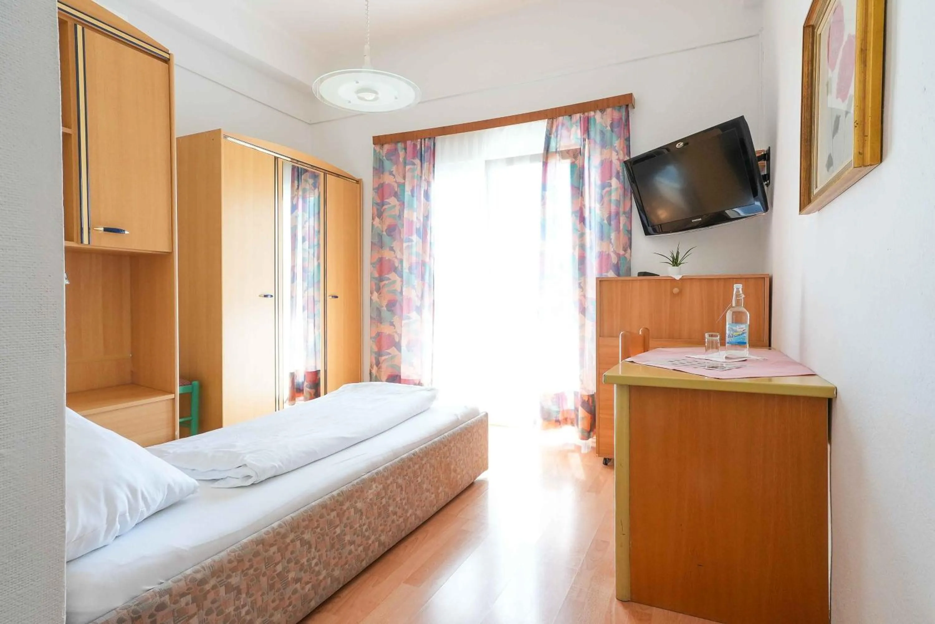 Photo of the whole room in Strandhotel Pichler