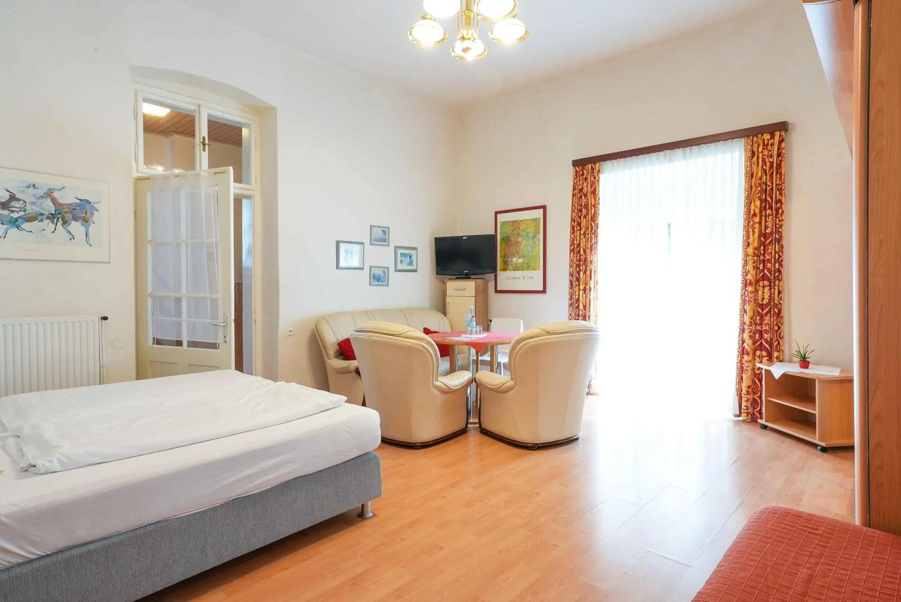 Photo of the whole room in Strandhotel Pichler