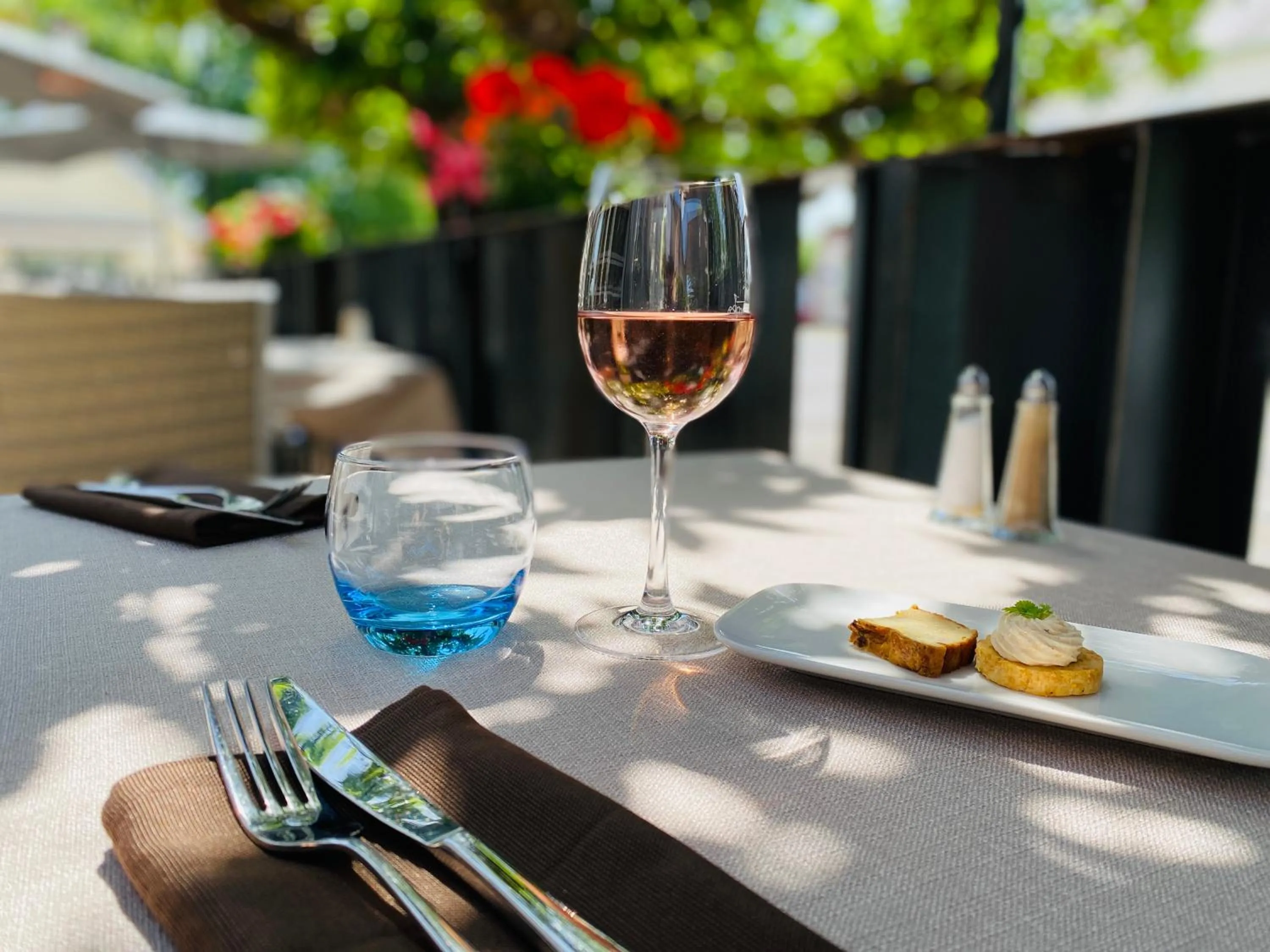 Balcony/Terrace in Hôtel Restaurant Le Relais des Gourmands