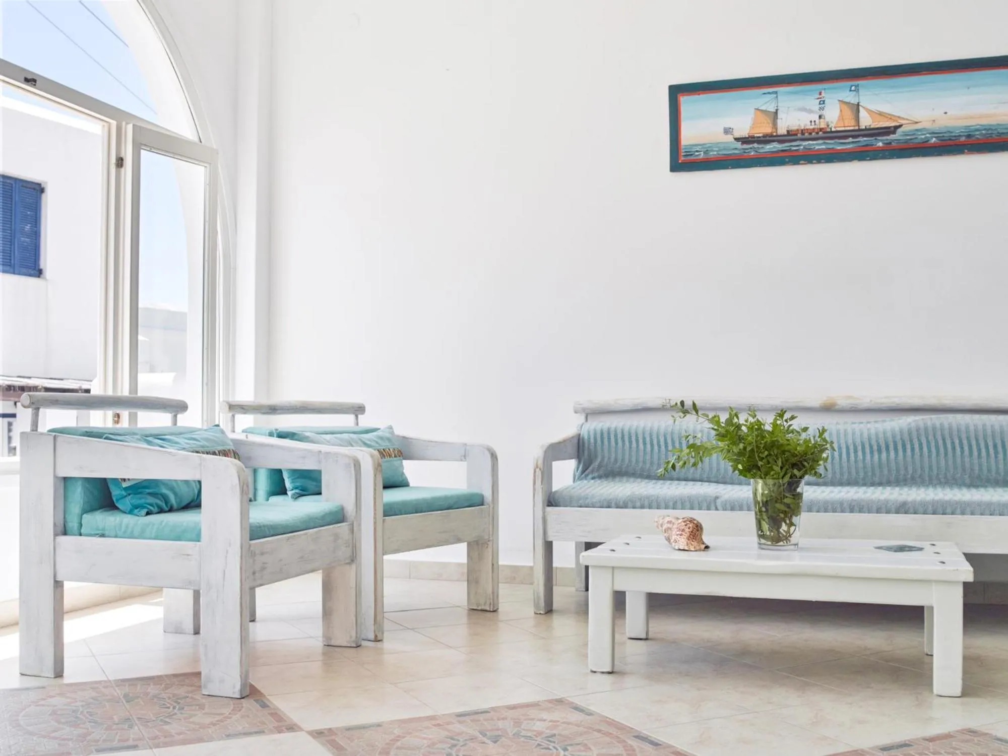 Seating area in Londos Hotel