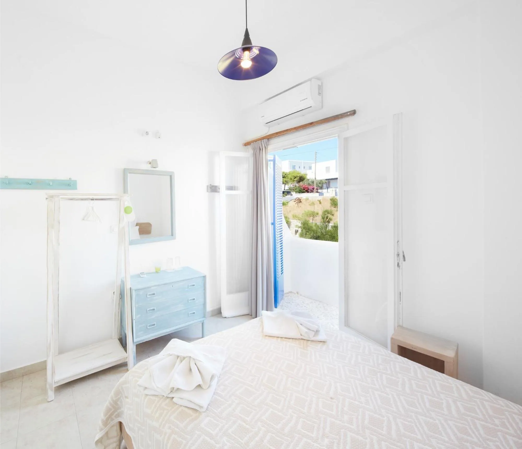 Bedroom, Bed in Londos Hotel