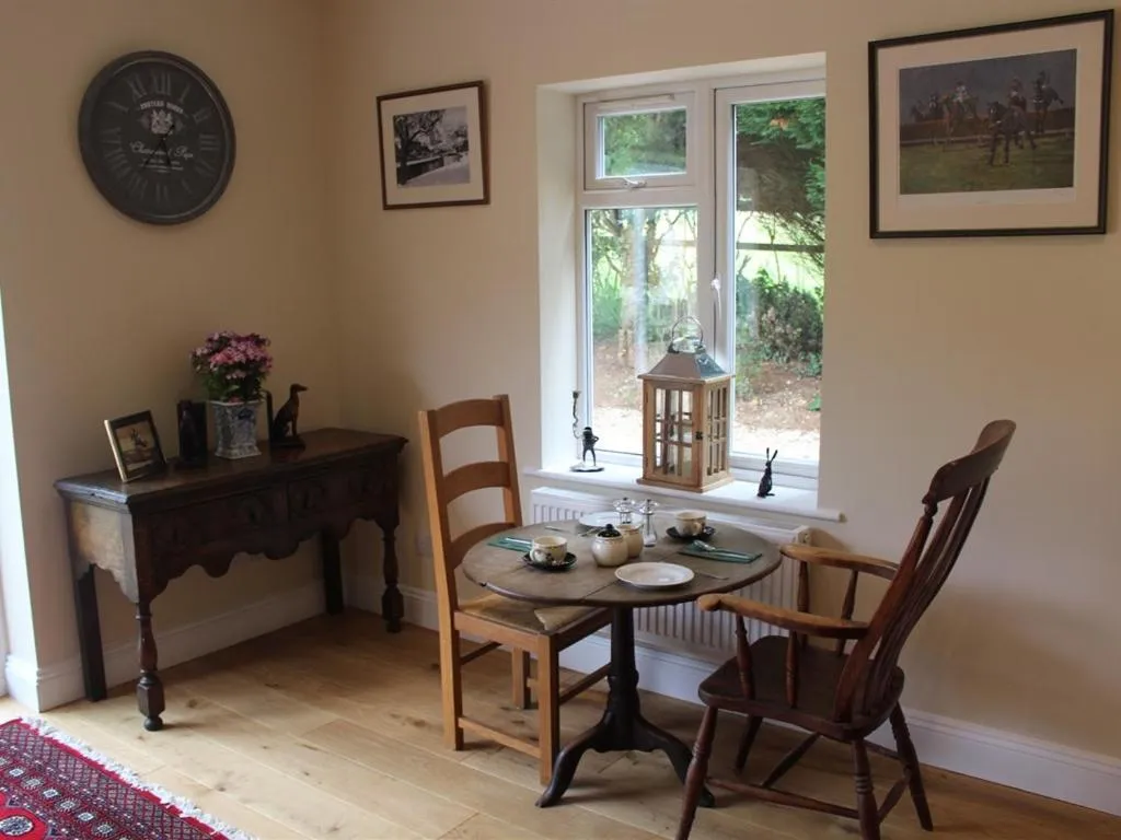 Dining area in Sunny Nest