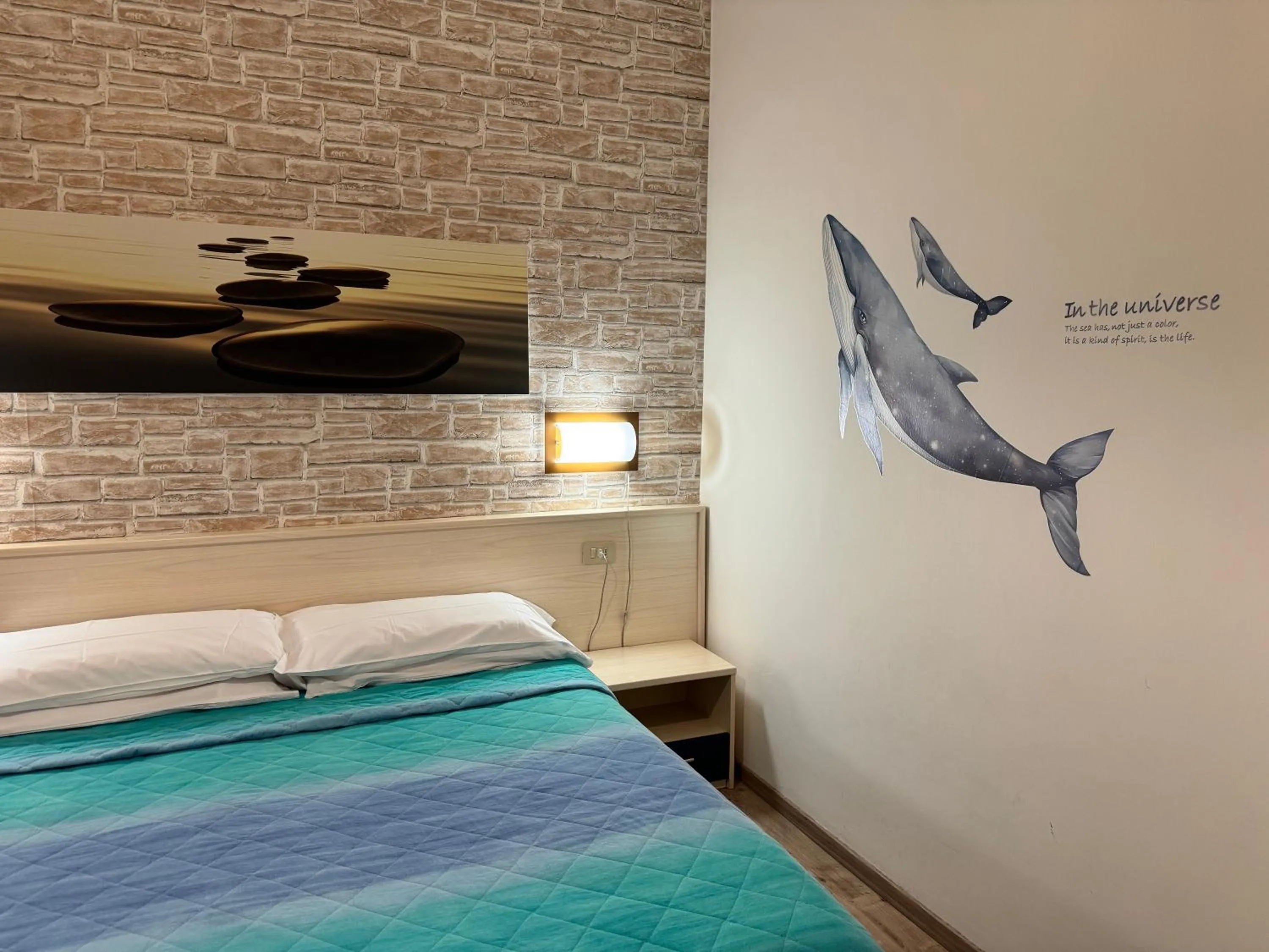 Decorative detail, Bed in Regina Urban Beach Hotel