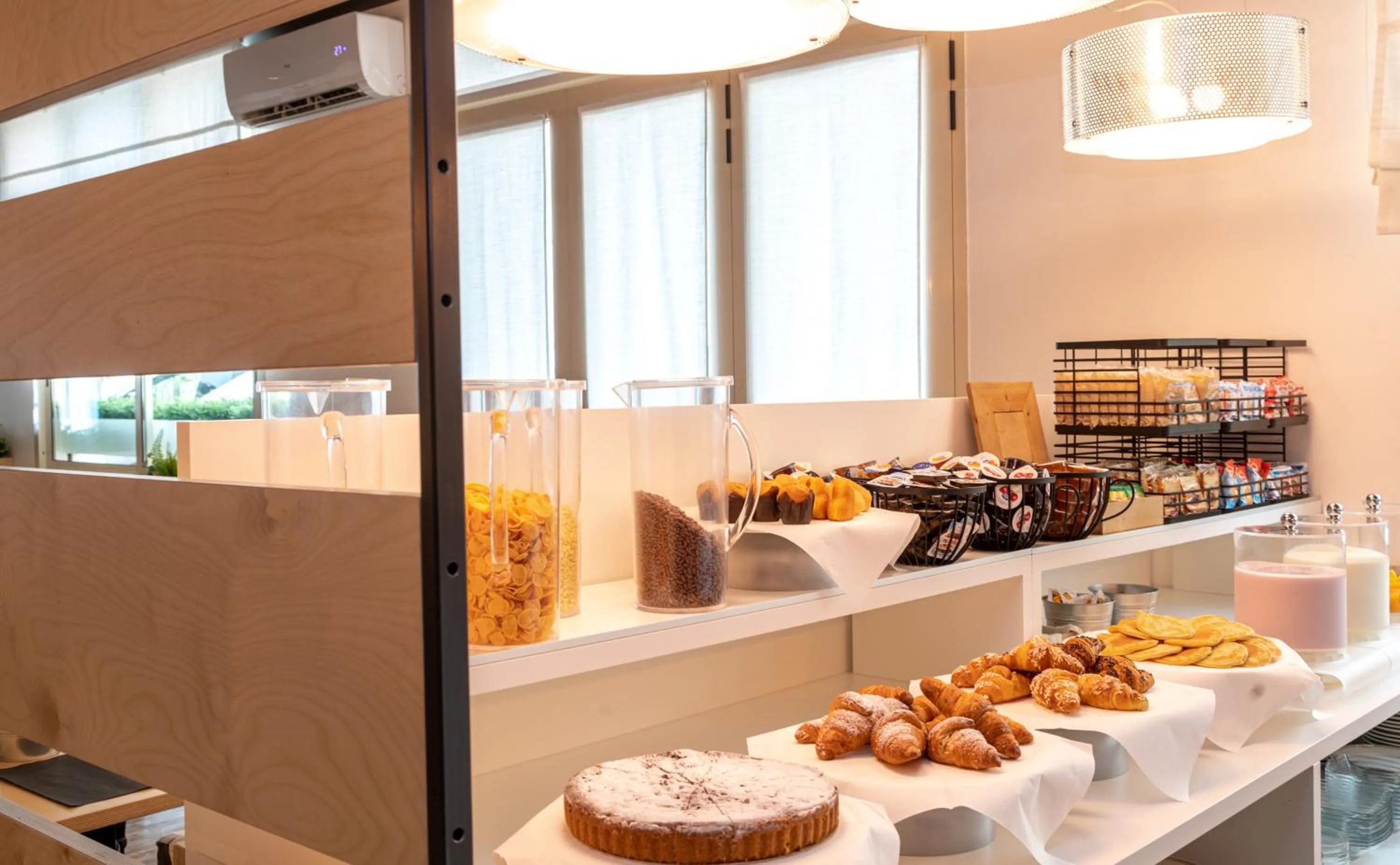 Food and drinks in Regina Urban Beach Hotel