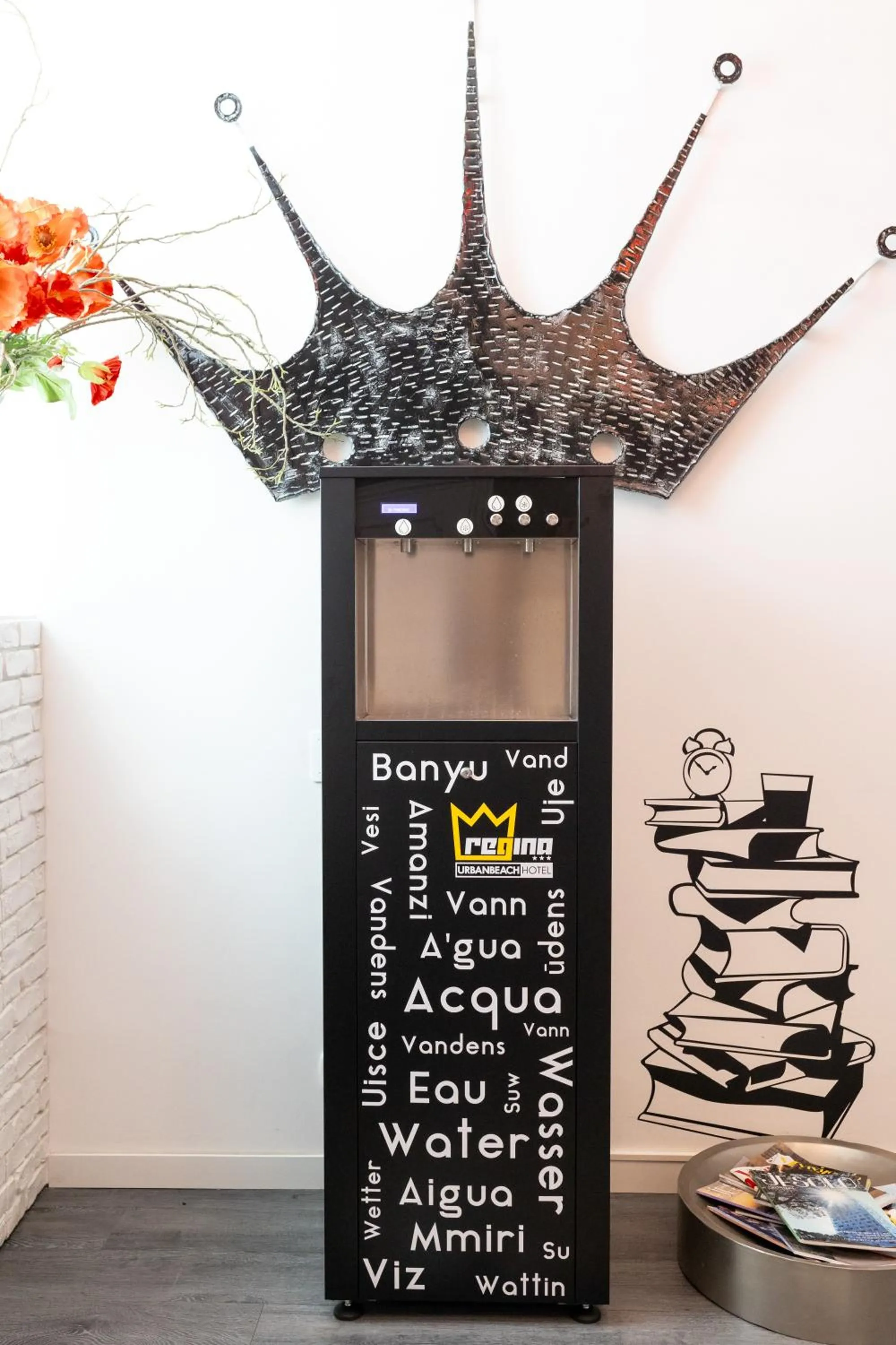 Restaurant/places to eat in Regina Urban Beach Hotel