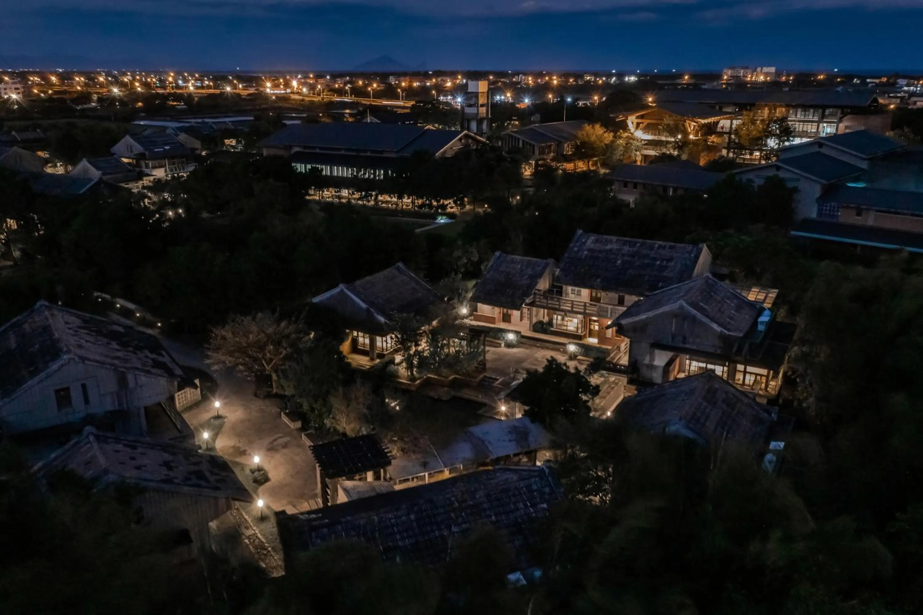 Night in The Moment Hotel Yilan by Lakeshore