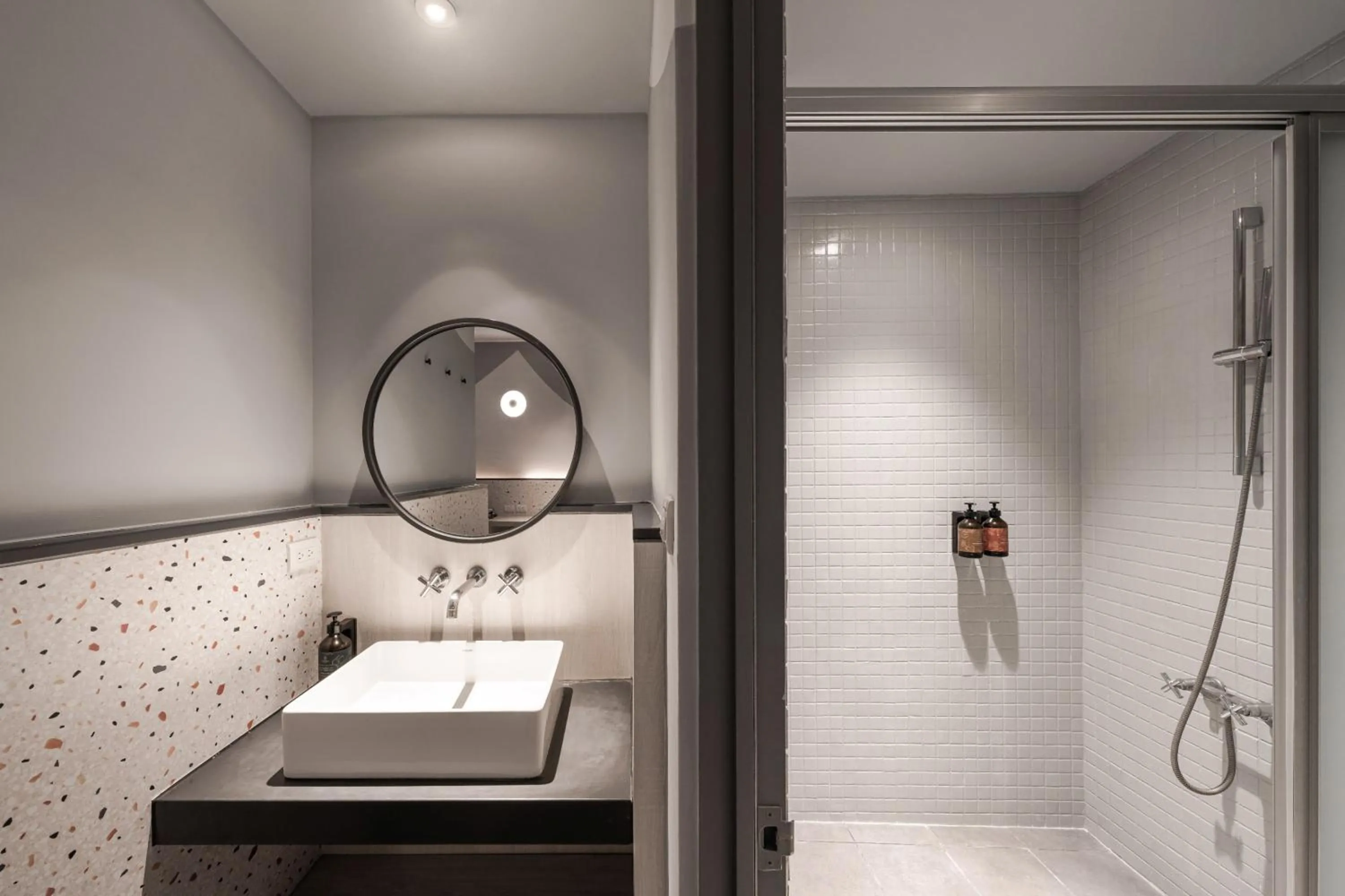 Shower in The Moment Hotel Yilan by Lakeshore