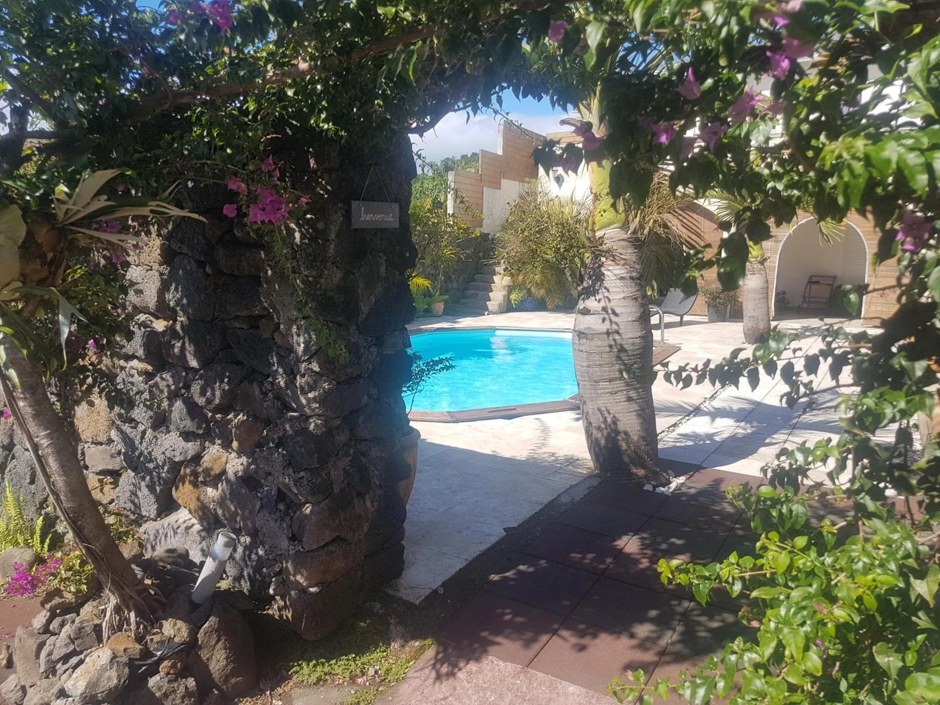 Facade/entrance, Swimming Pool in La Villa du Bassin