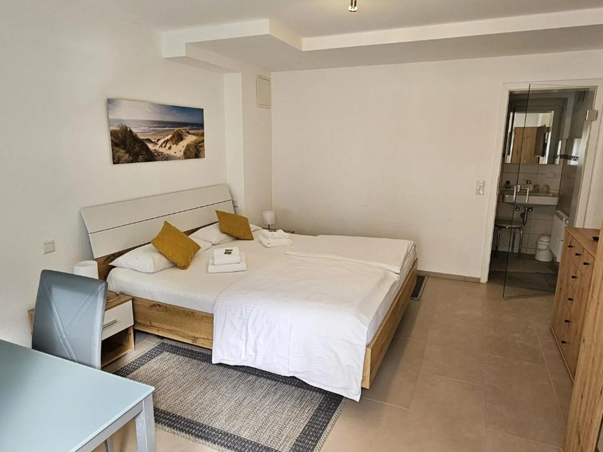 Bed in Hotel Hirsch Günzburg