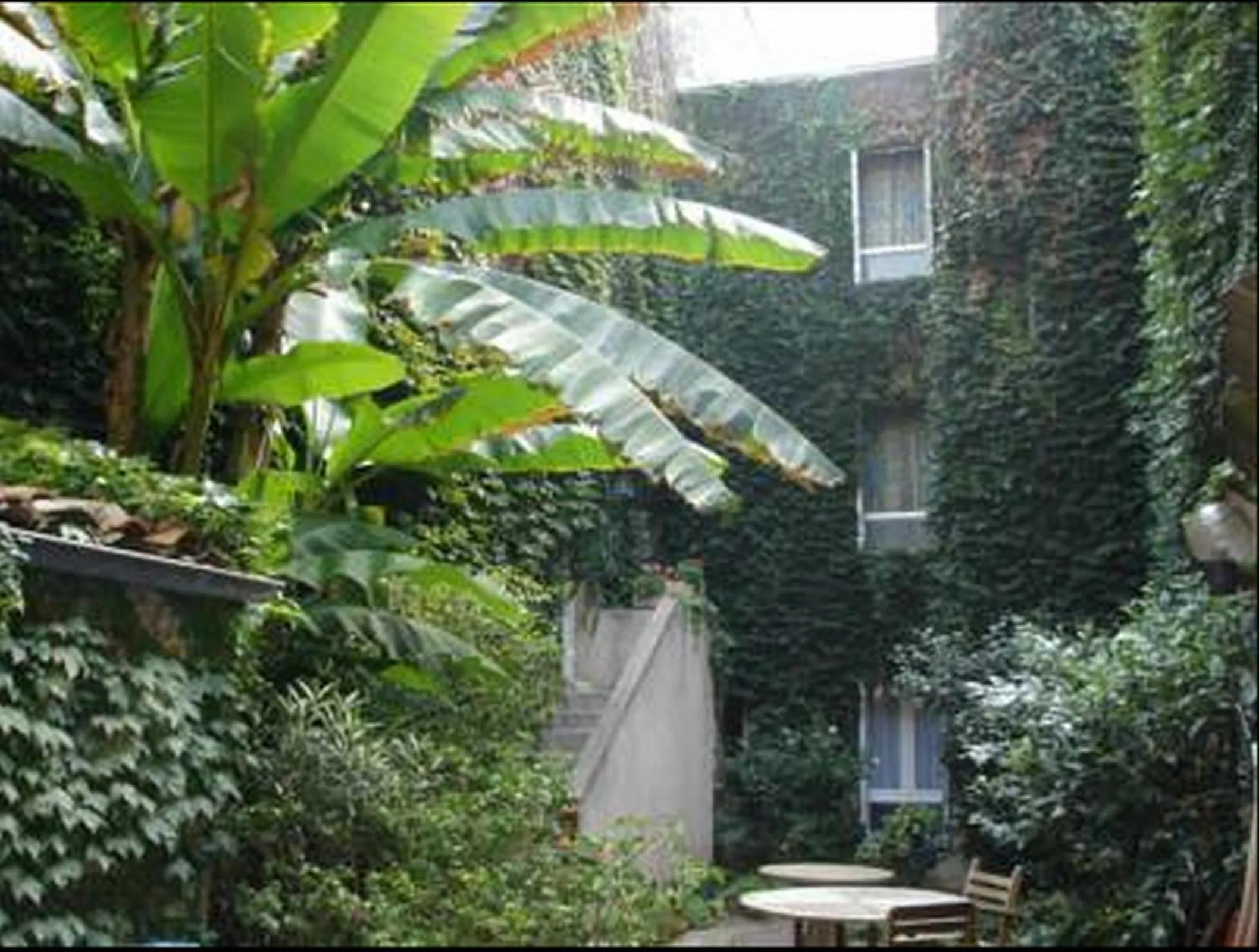 Facade/entrance in Hôtel Atlantic