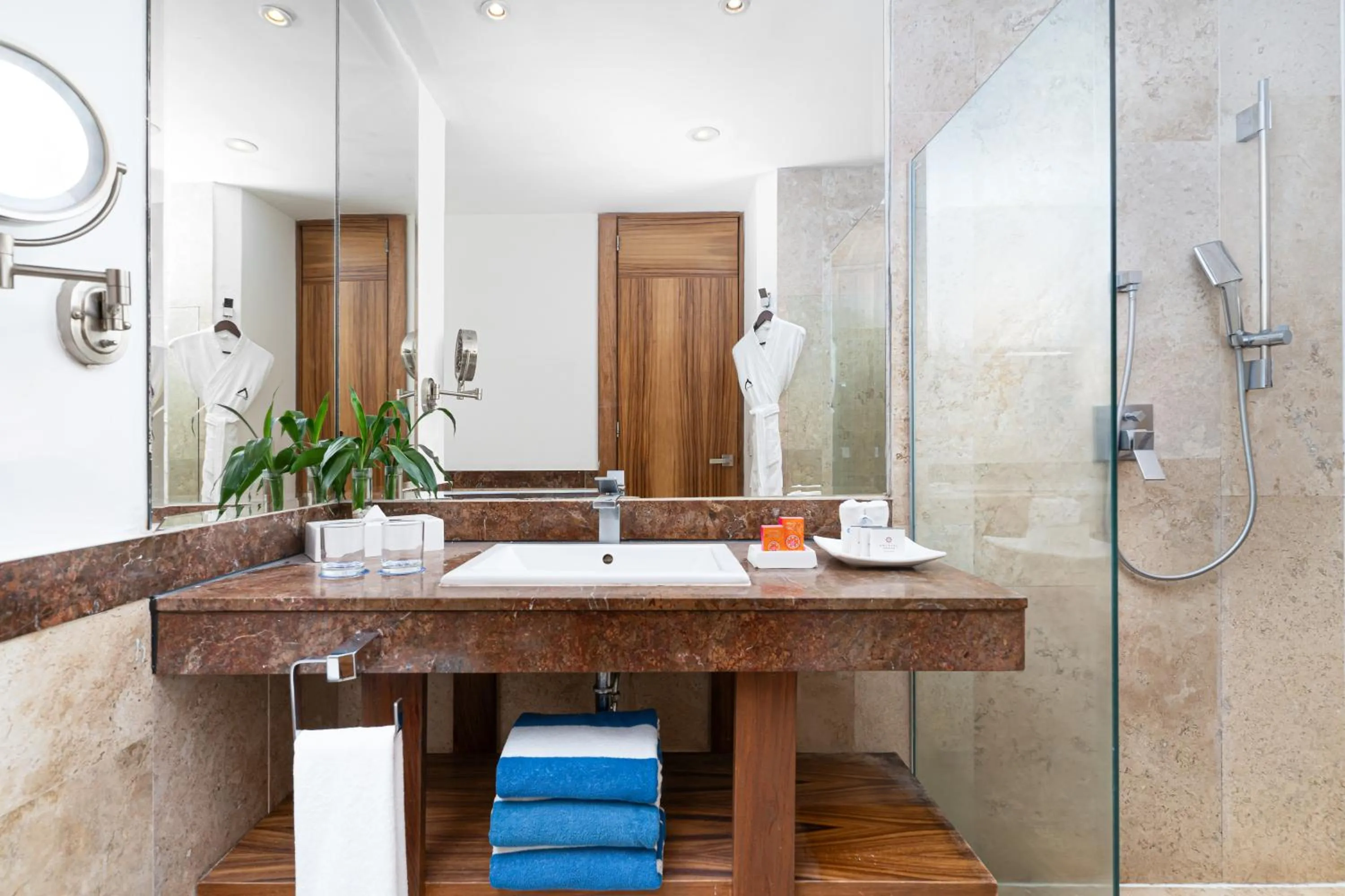 Shower in Krystal Grand Los Cabos - All Inclusive