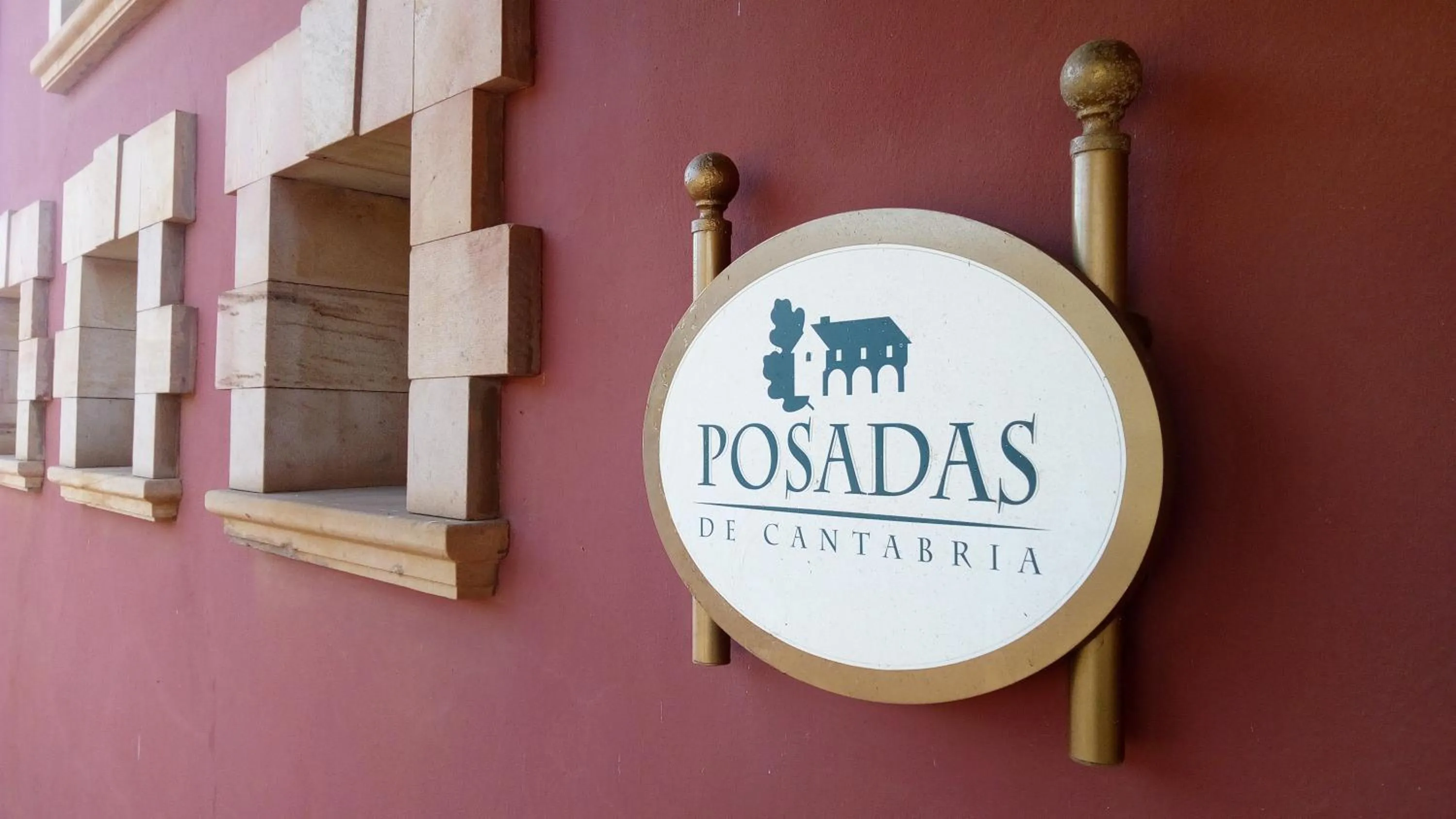 Facade/entrance in Posada Mediavia