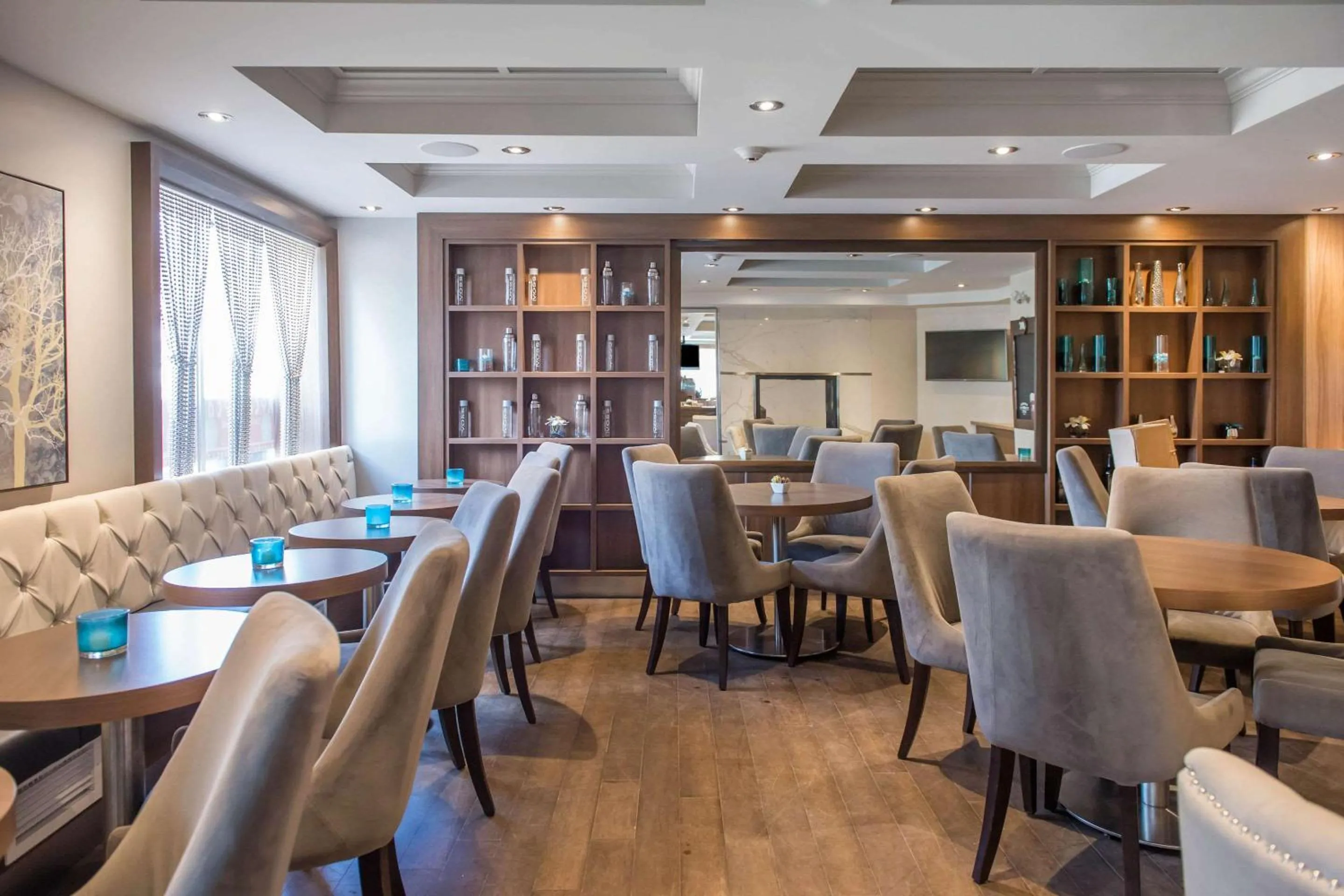 Breakfast in Les Suites Victoria, an Ascend Collection Hotel