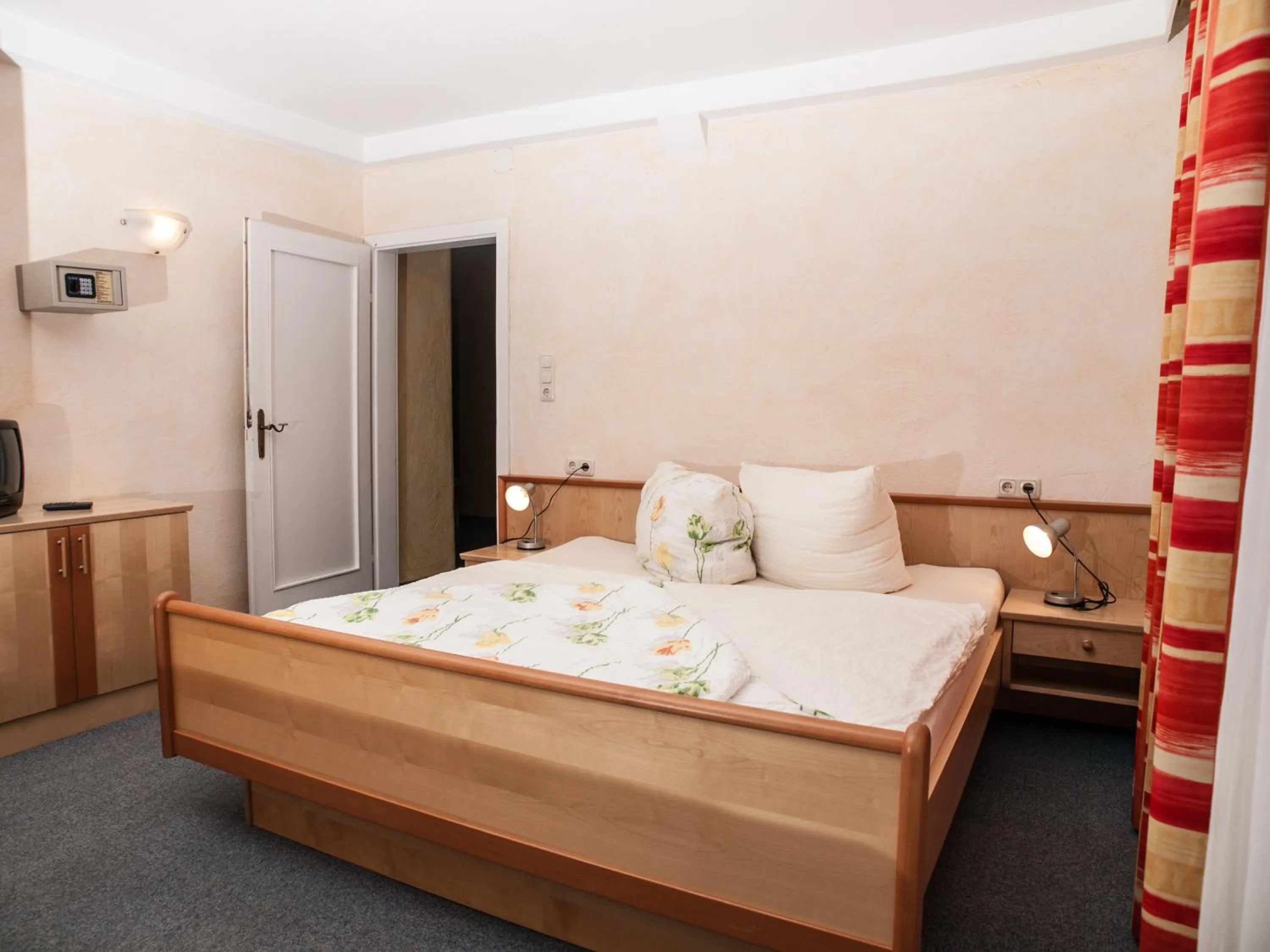 Bed in Pension Handle