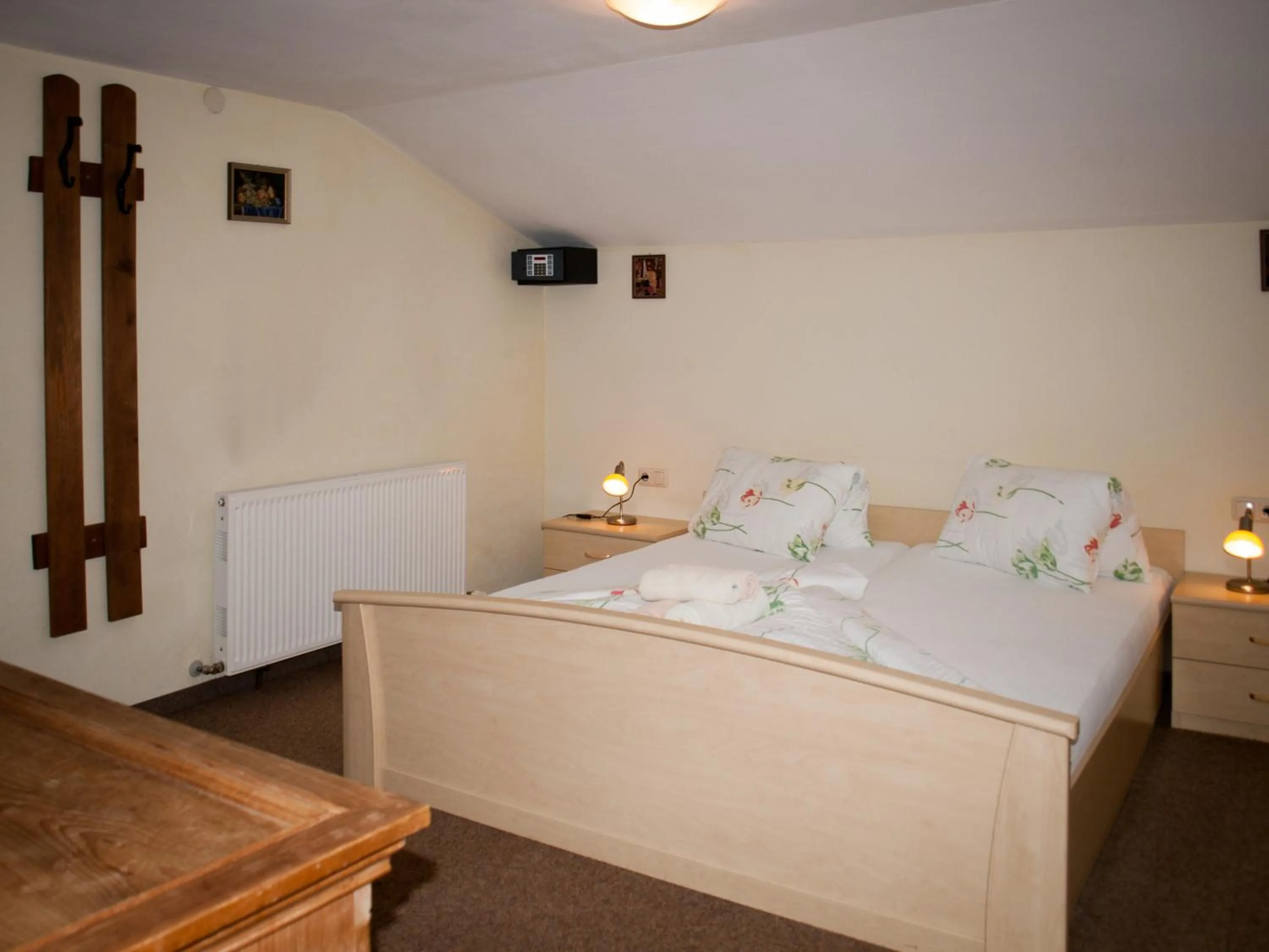 Bed in Pension Handle