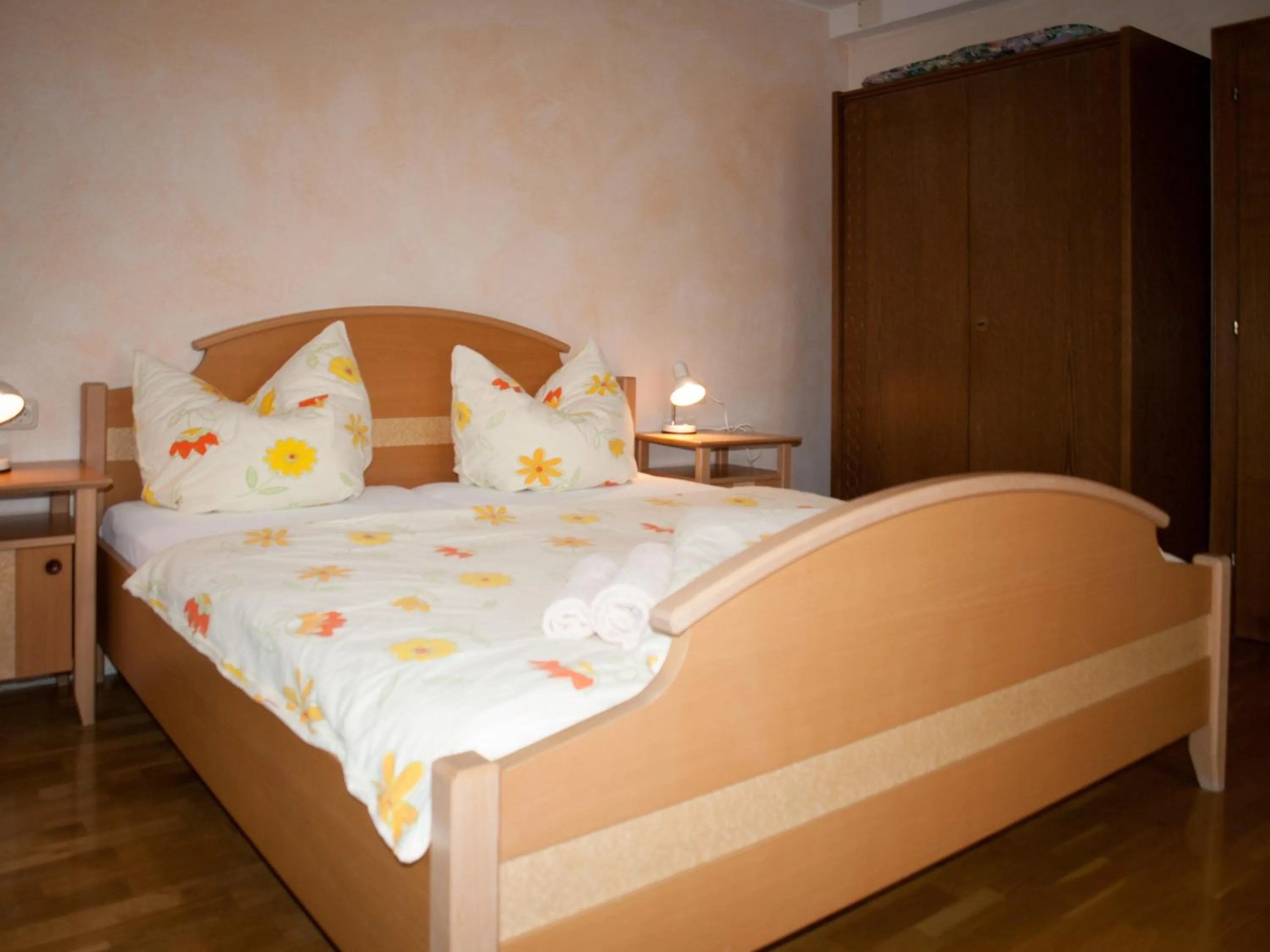 Bed in Pension Handle