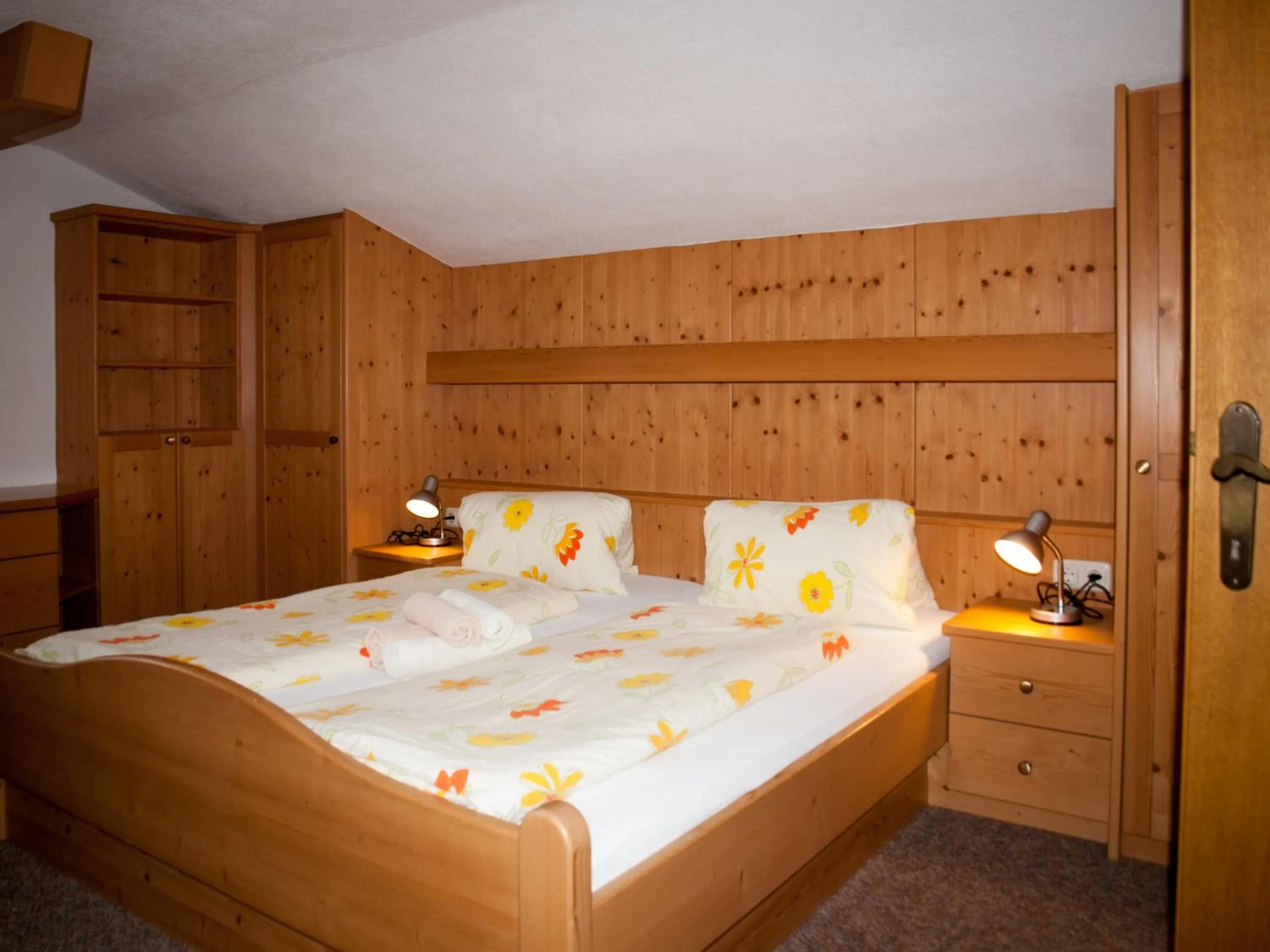 Bed in Pension Handle