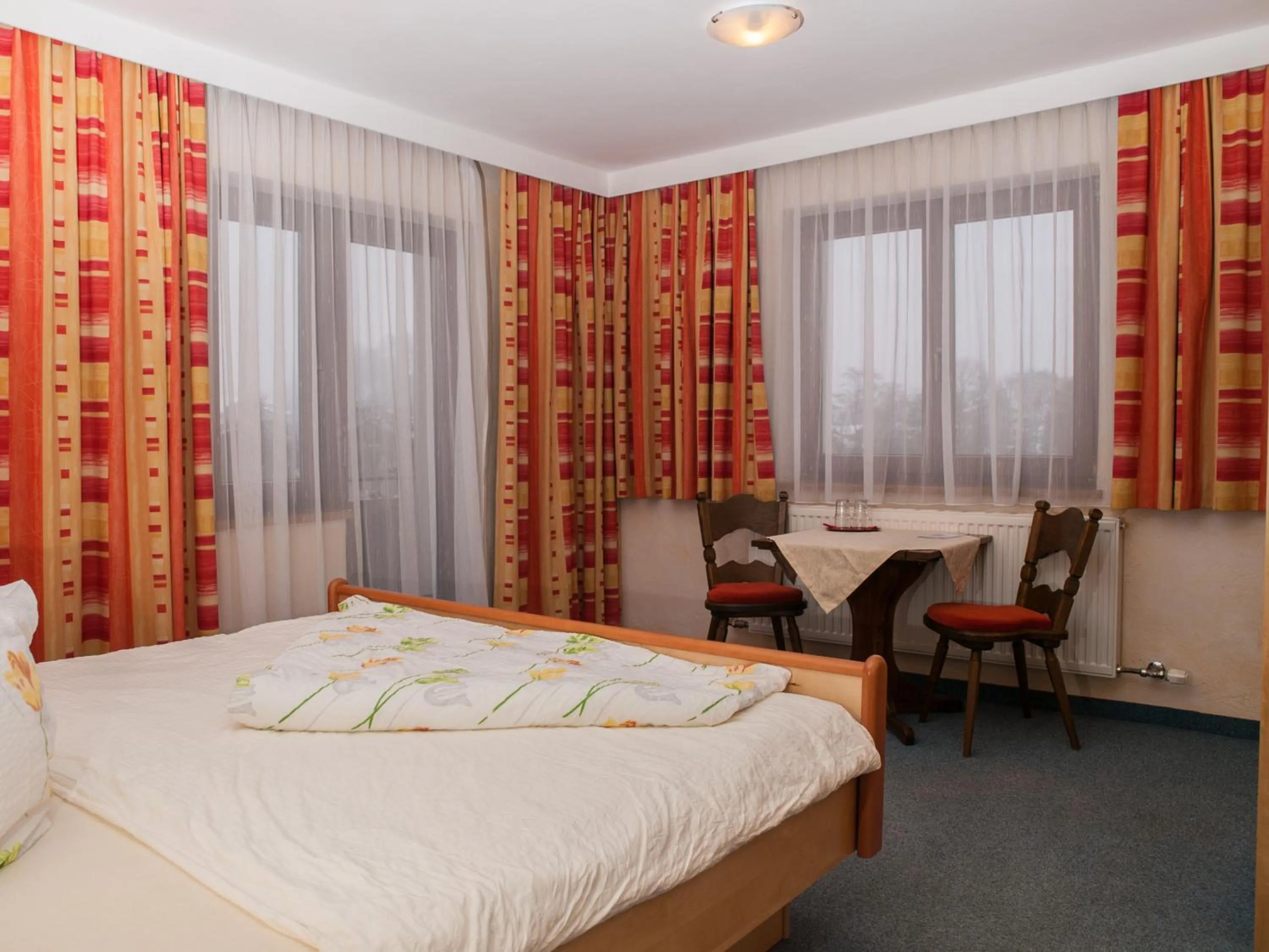 Bed in Pension Handle