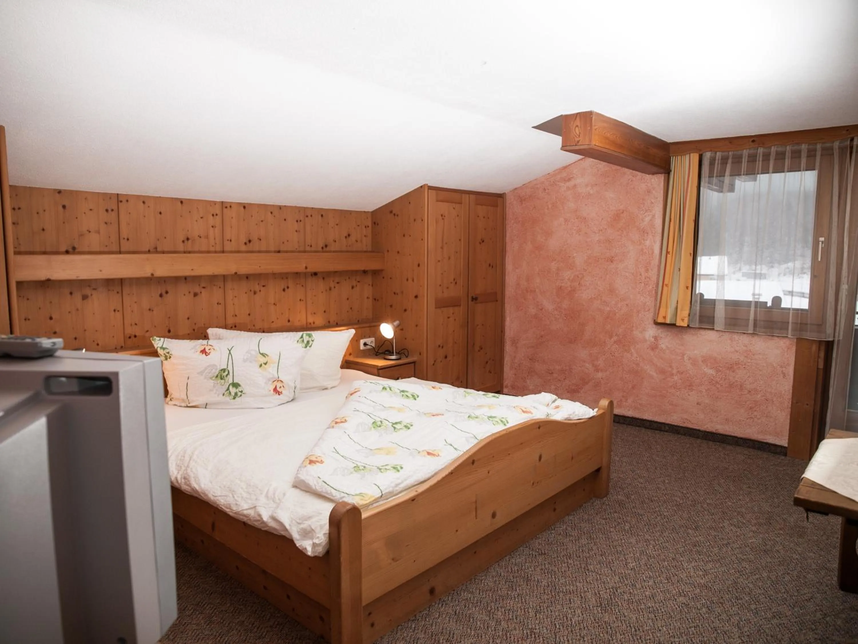 Bed in Pension Handle