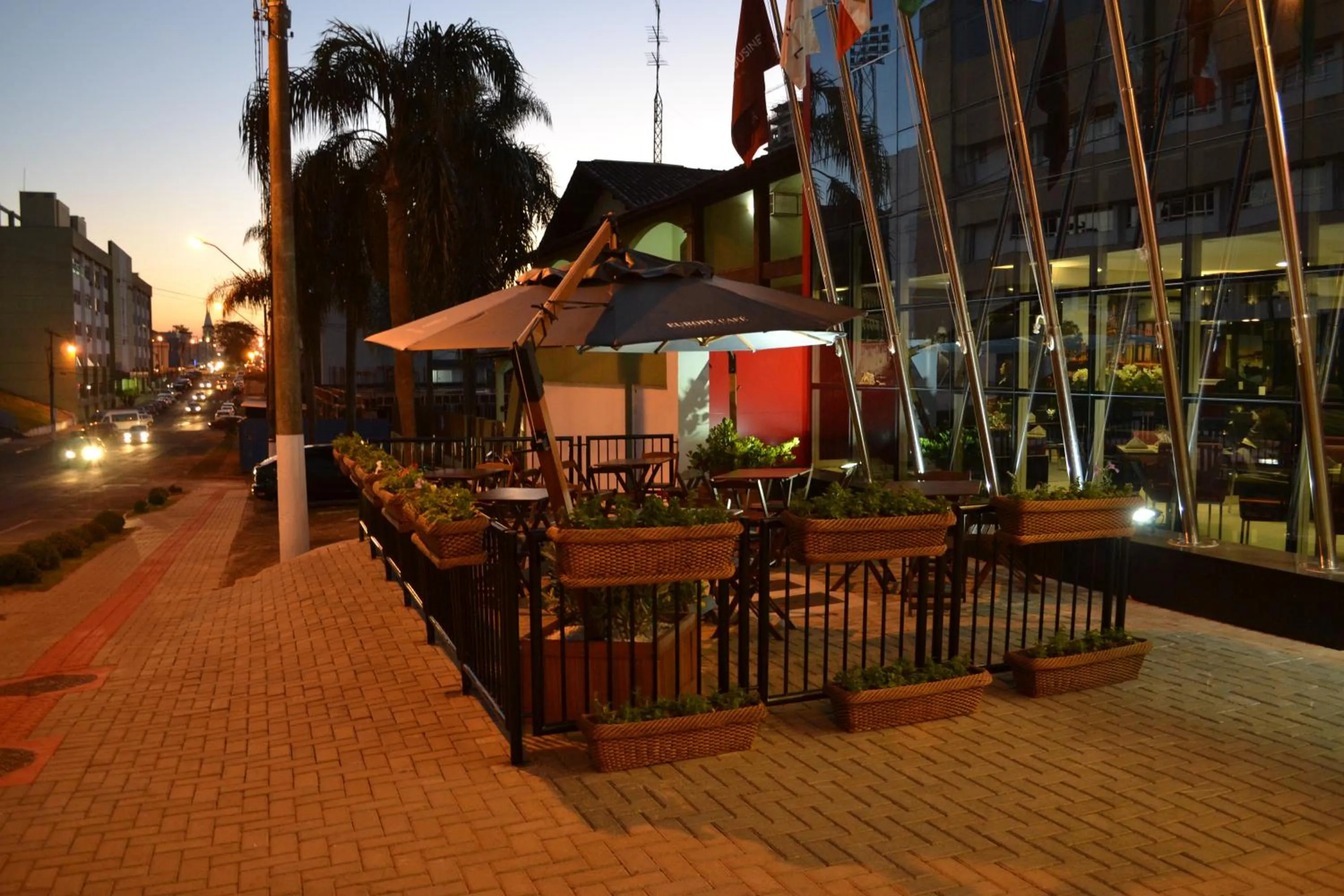 Restaurant/places to eat in Holiday & Business Hotel - Em frente ao Centro de Eventos e Arena Conda