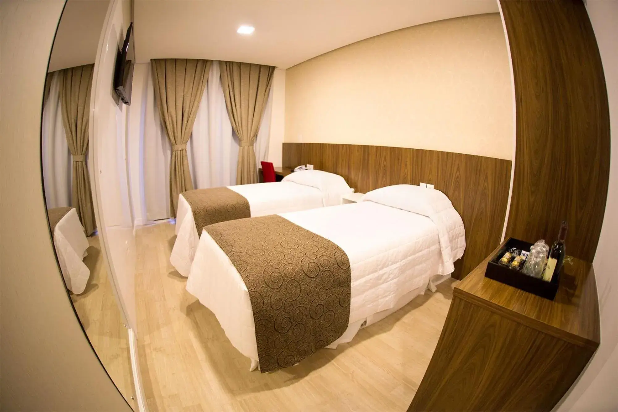 Superior Twin Room in Holiday & Business Hotel - Em frente ao Centro de Eventos e Arena Conda Superior Twin Room in Holiday & Business Hotel - Em frente ao Centro de Eventos e Arena Conda