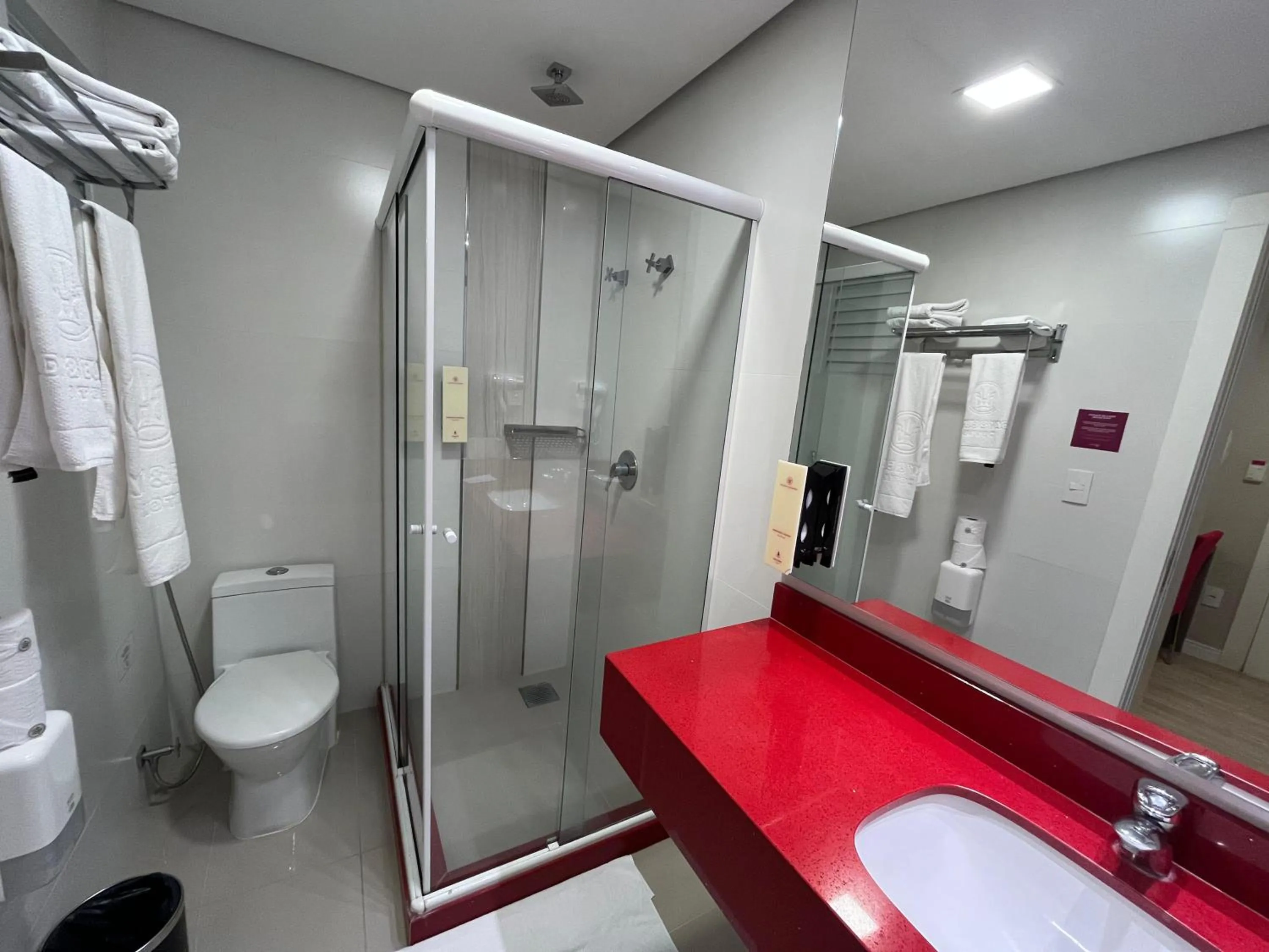 Shower in Holiday & Business Hotel - Em frente ao Centro de Eventos e Arena Conda