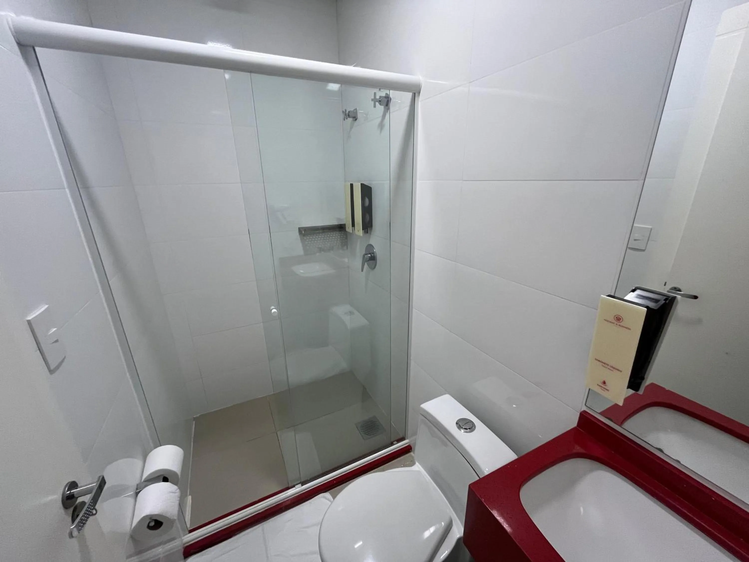 Shower in Holiday & Business Hotel - Em frente ao Centro de Eventos e Arena Conda
