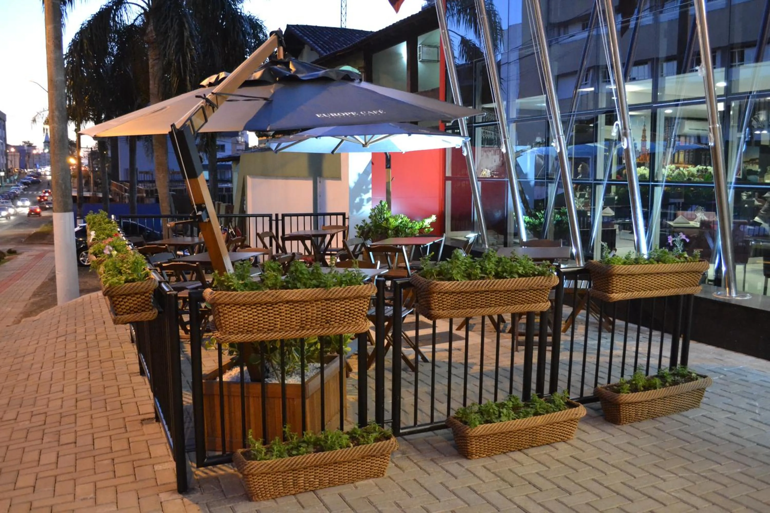 Restaurant/places to eat in Holiday & Business Hotel - Em frente ao Centro de Eventos e Arena Conda