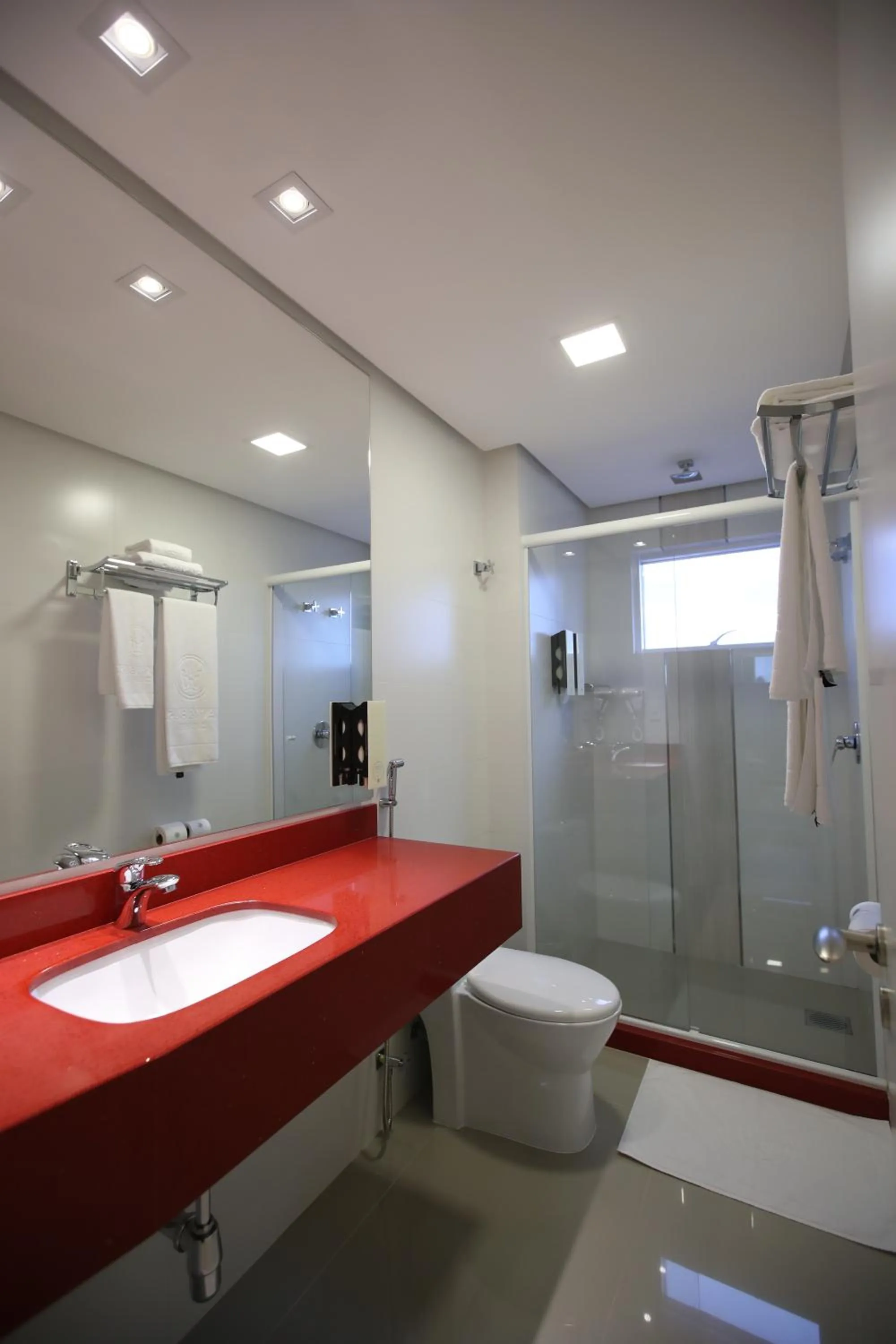 Bathroom in Holiday & Business Hotel - Em frente ao Centro de Eventos e Arena Conda