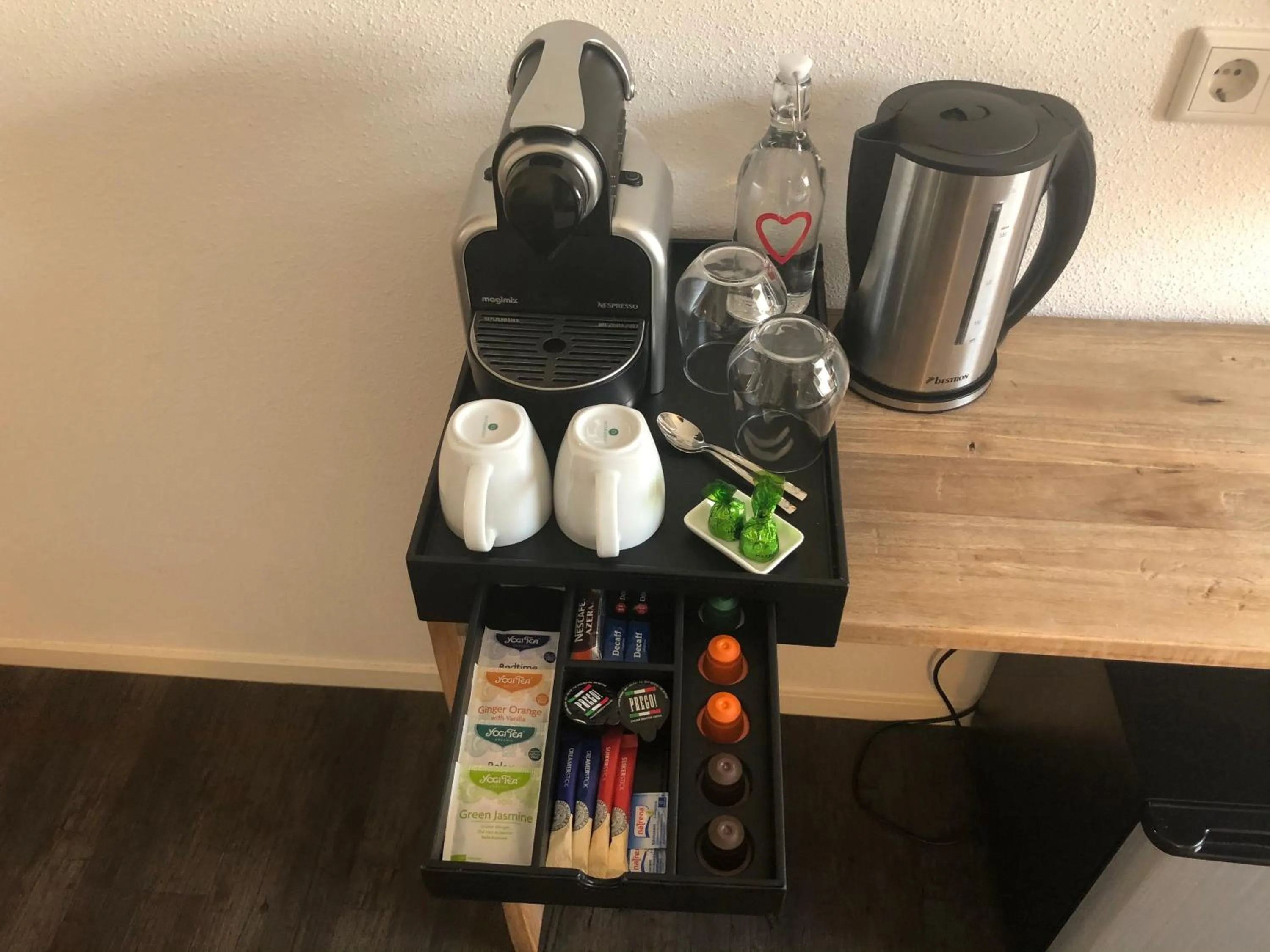 Coffee/tea facilities in Hoevehotel 'Hof Christina'