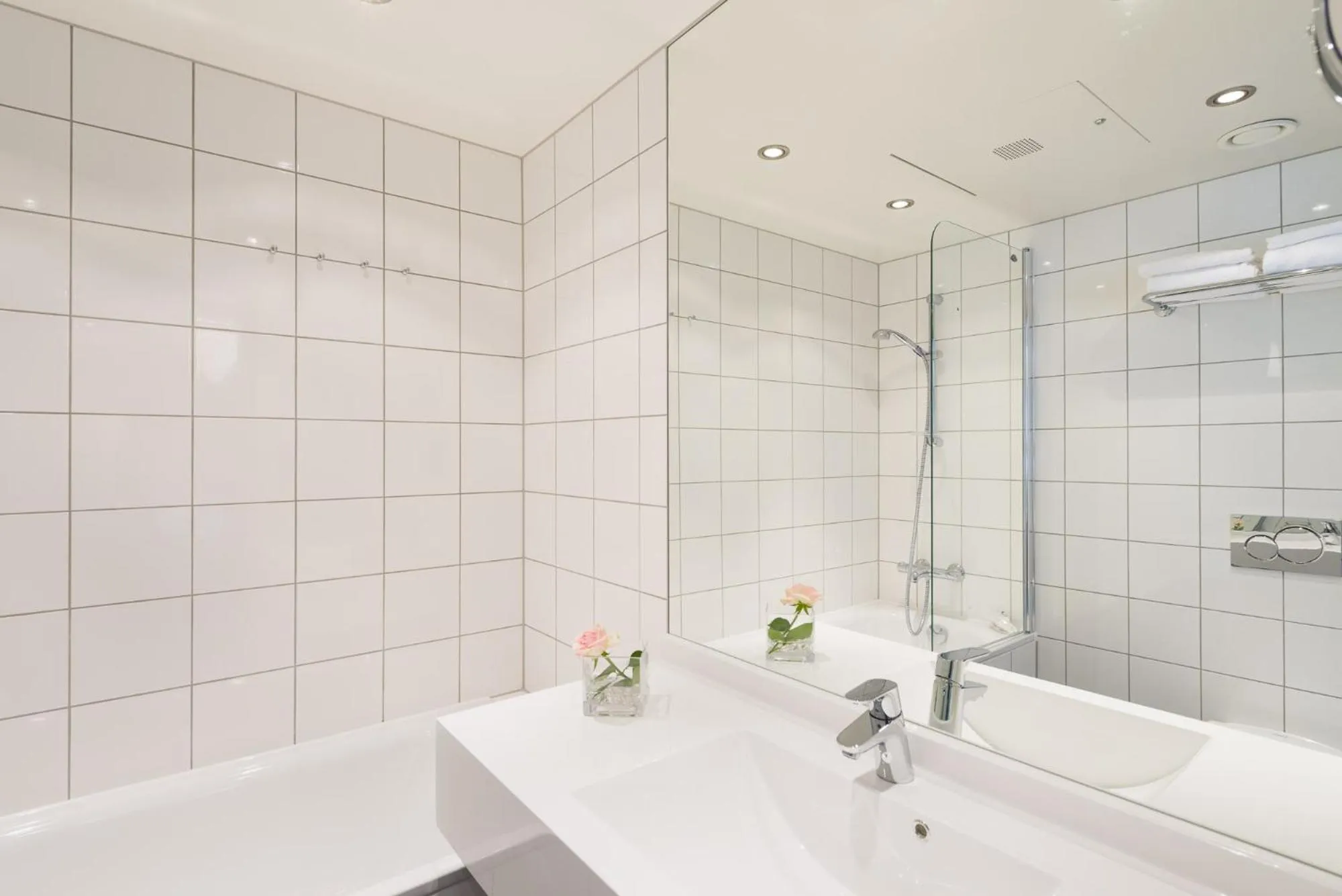 Bathroom in Fru Haugans Hotel