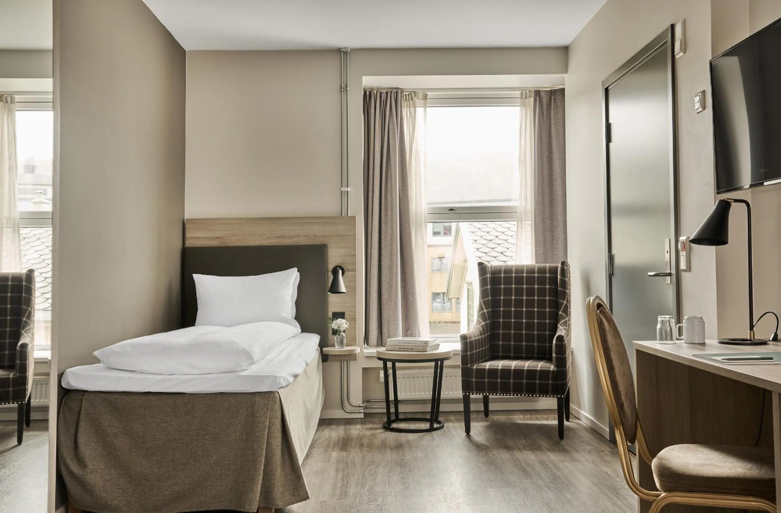 Bedroom, Bed in Fru Haugans Hotel