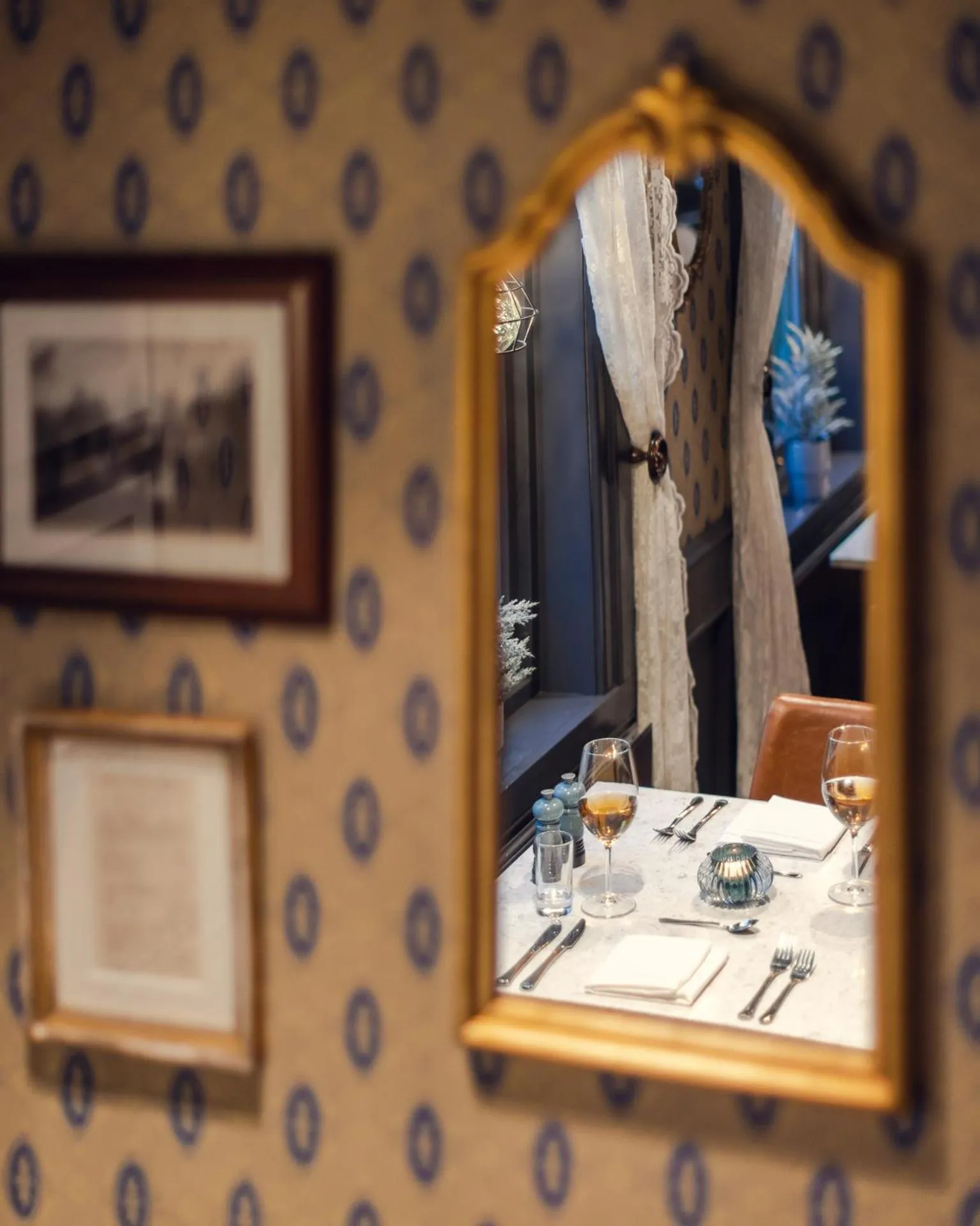 Restaurant/places to eat in Fru Haugans Hotel