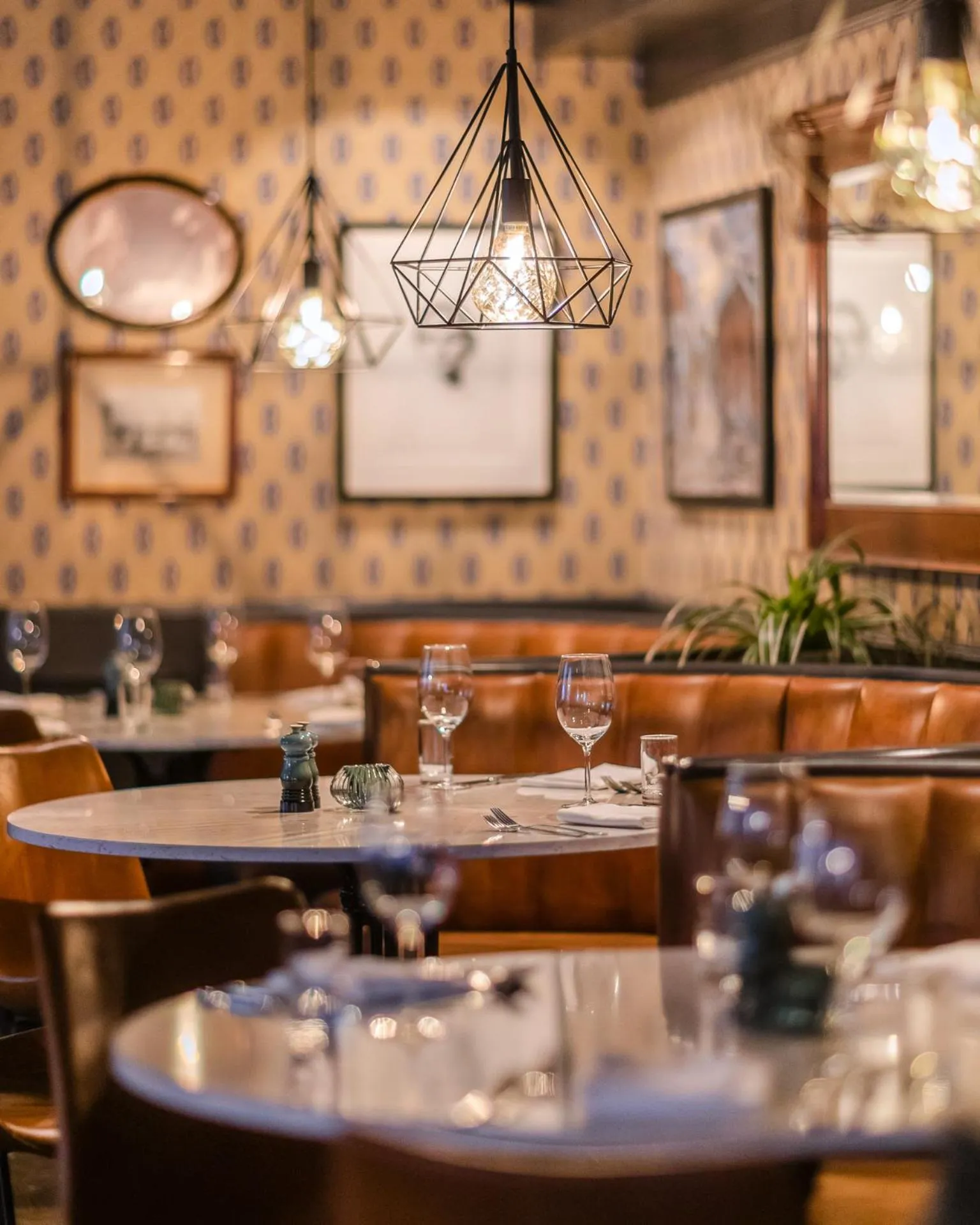 Restaurant/places to eat in Fru Haugans Hotel