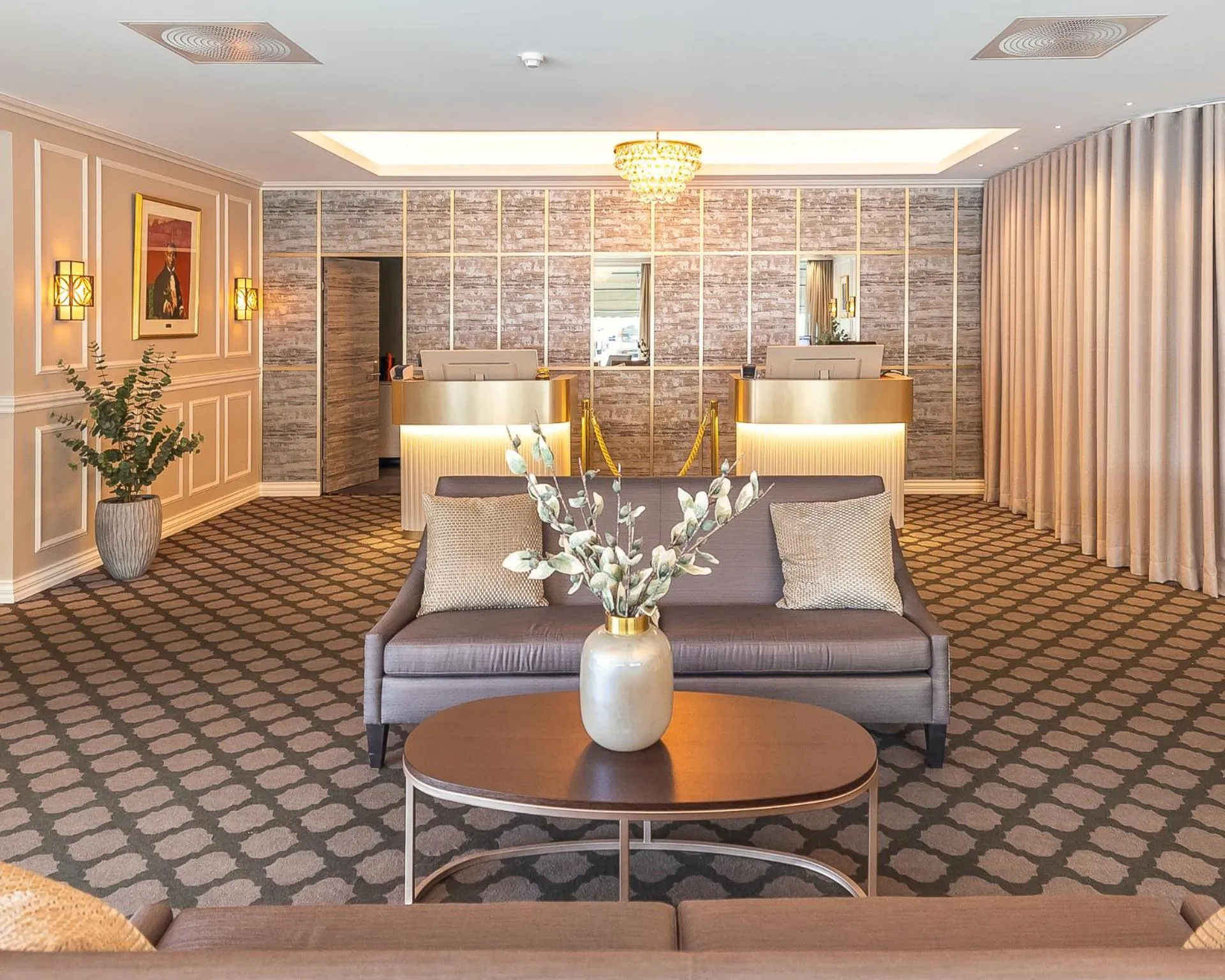 Lobby or reception in Fru Haugans Hotel