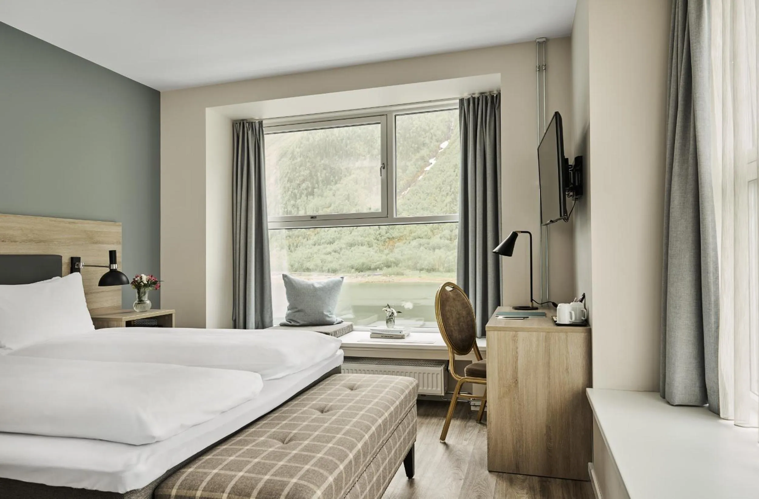 Bedroom, Bed in Fru Haugans Hotel